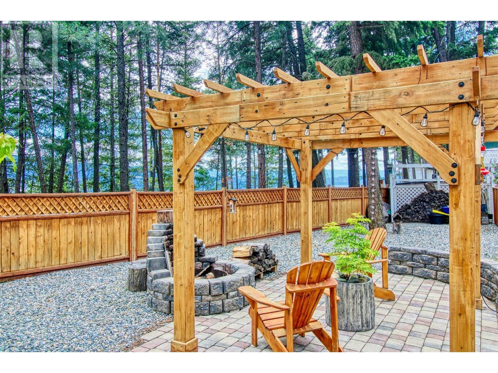 KELOWNA, British Columbia, V1Z 3W4, CA, 5 Bedrooms Bedrooms, ,3 BathroomsBathrooms,Residential,For Sale,1876914