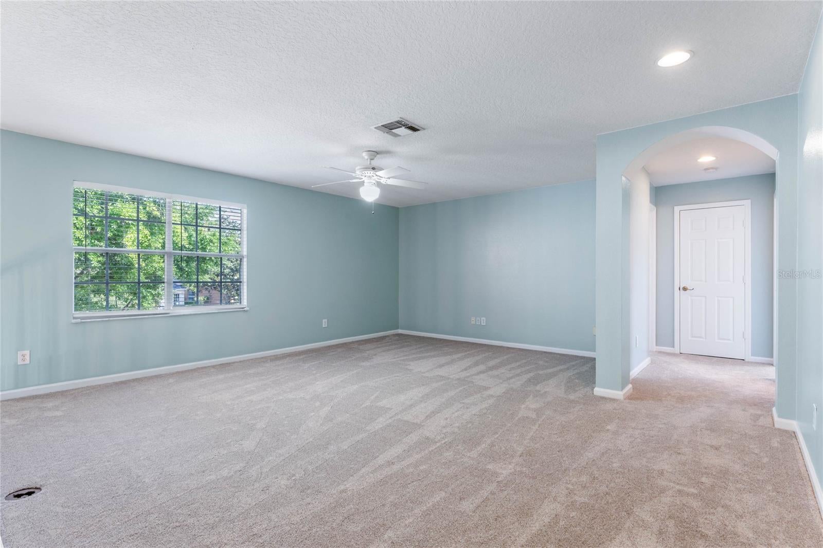 OVIEDO, Florida, 32765, United States, 5 Bedrooms Bedrooms, ,4 BathroomsBathrooms,Residential,For Sale,1980117