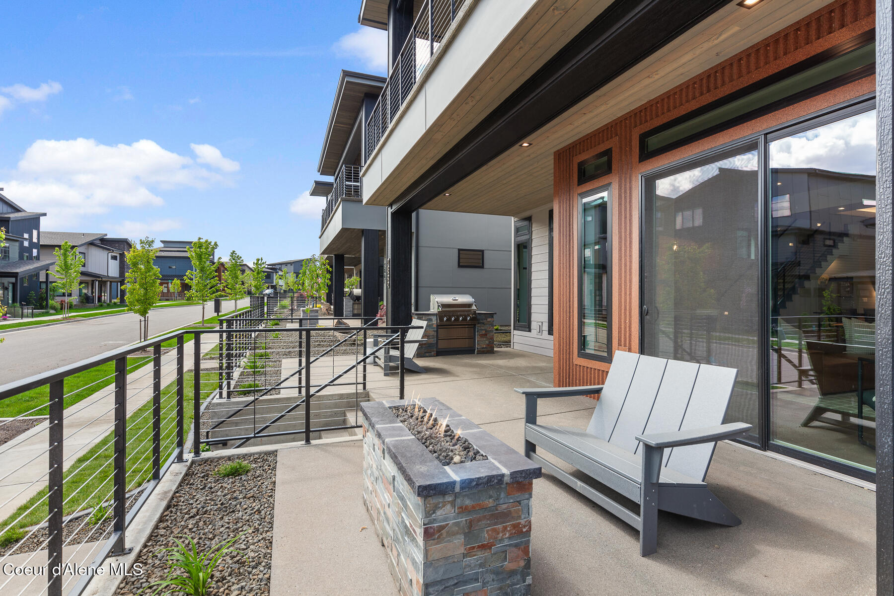 Coeur d'Alene, Idaho, 83814, United States, 3 Bedrooms Bedrooms, ,4 BathroomsBathrooms,Residential,For Sale,2005141