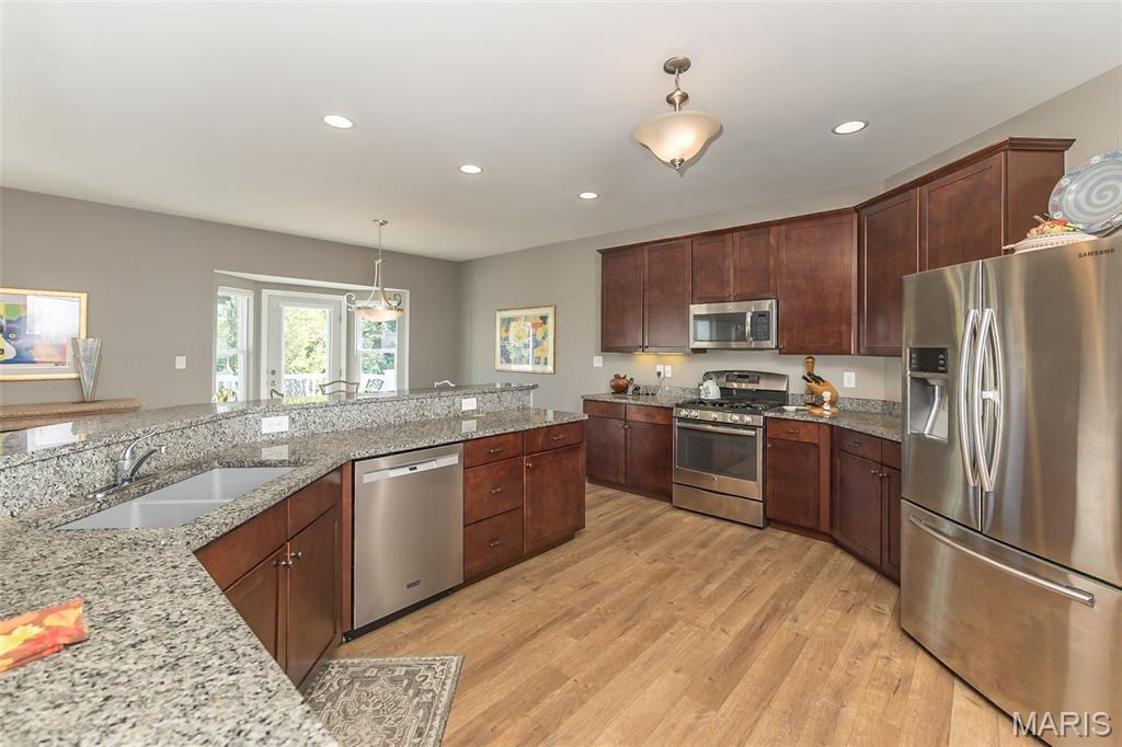 Mehlville, Missouri, 63128, United States, 3 Bedrooms Bedrooms, ,3 BathroomsBathrooms,Residential,For Sale,1966938