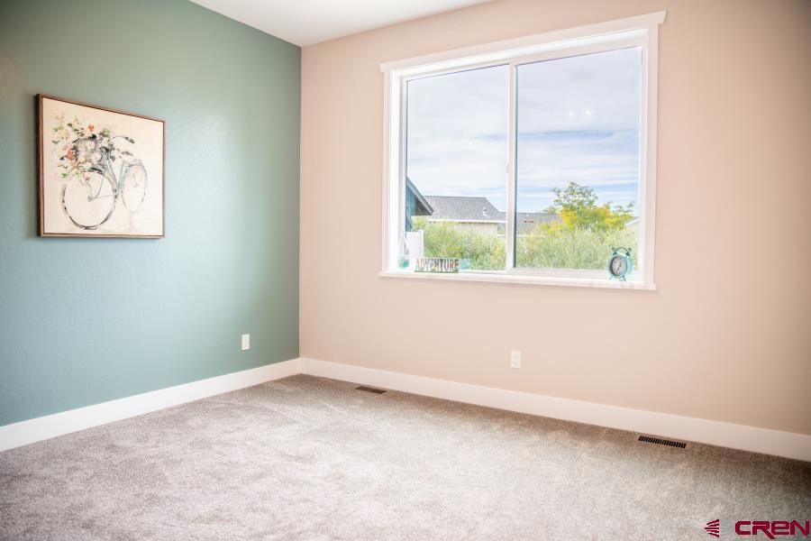 Montrose, Colorado, 81401, United States, 3 Bedrooms Bedrooms, ,2 BathroomsBathrooms,Residential,For Sale,1709571