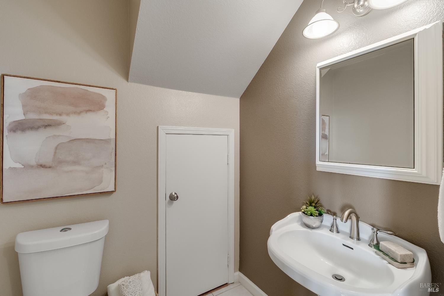 Martinez, California, 94553, United States, 3 Bedrooms Bedrooms, ,3 BathroomsBathrooms,Residential,For Sale,1990970