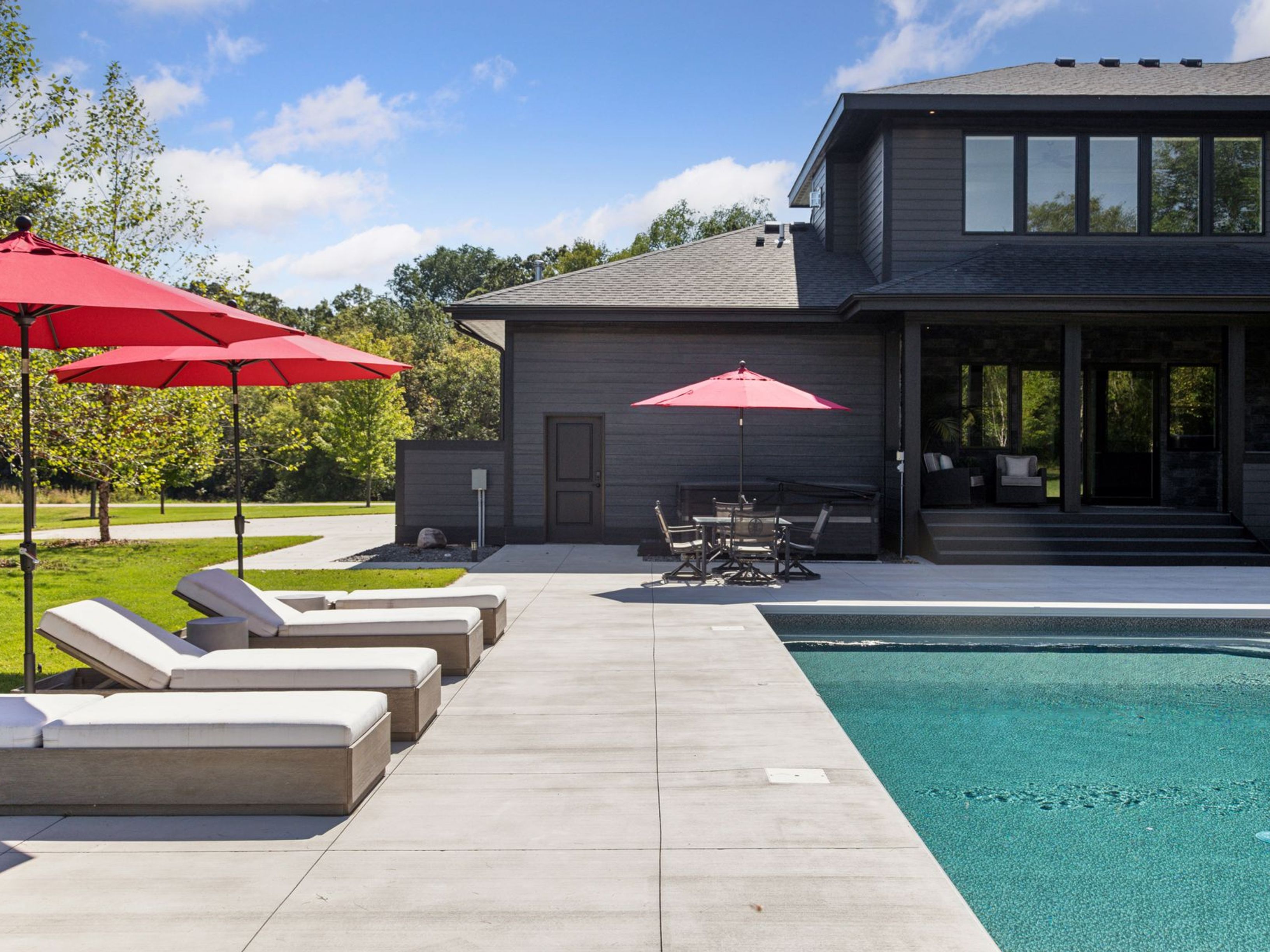  Custom Luxury Estate with Resort-Style Amenities - 物件實景