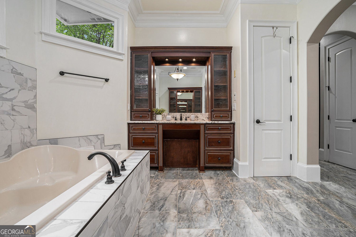 Atlanta, Georgia, 30331, United States, 6 Bedrooms Bedrooms, ,6 BathroomsBathrooms,Residential,For Sale,1929933