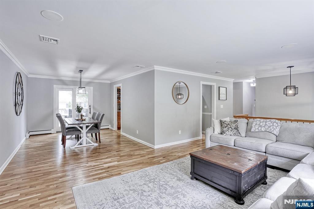 Ramsey, New Jersey, 07446, United States, 4 Bedrooms Bedrooms, ,3 BathroomsBathrooms,Residential,For Sale,1911105