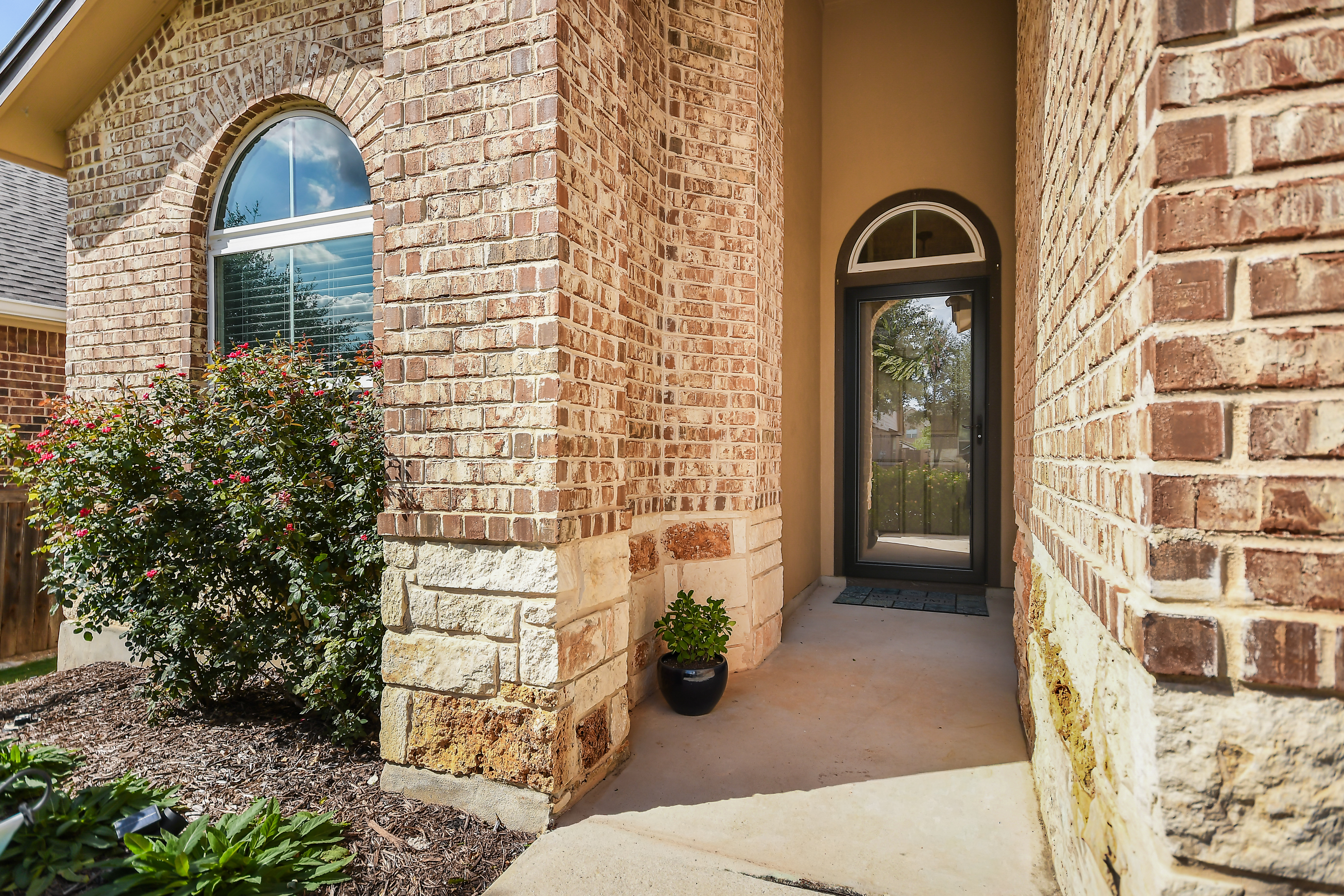  Beautifully Maintained One-Story Retreat in Wortham Oaks - 物件實景