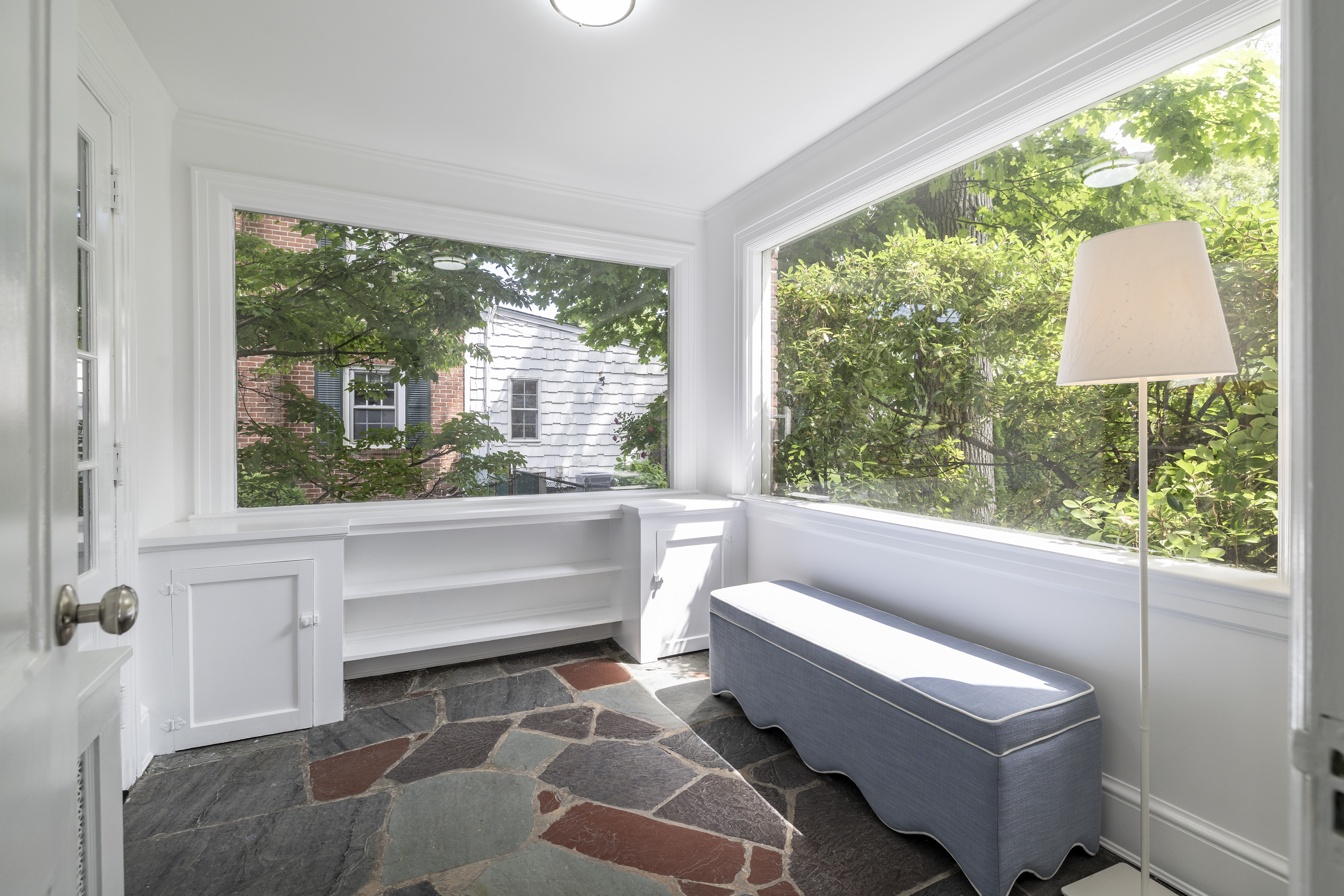  210 Demott Avenue, Rockville Centre, NY, 11570 - 物件實景