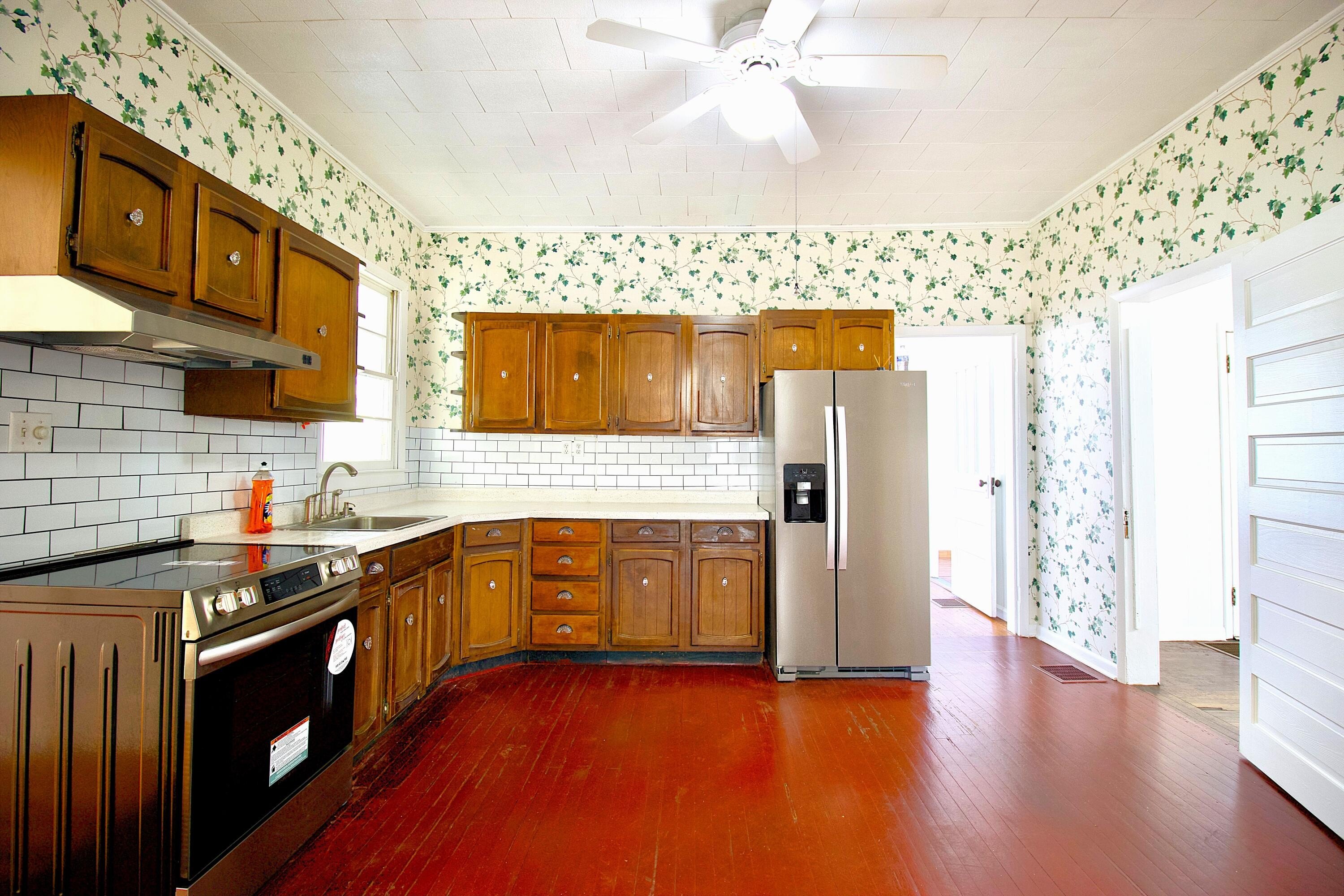 5557 Flat Mountain Rd, Alderson, West Virginia, 24910, United States, 3 Bedrooms Bedrooms, ,4 BathroomsBathrooms,Residential,For Sale,5557 Flat Mountain Rd,1644446