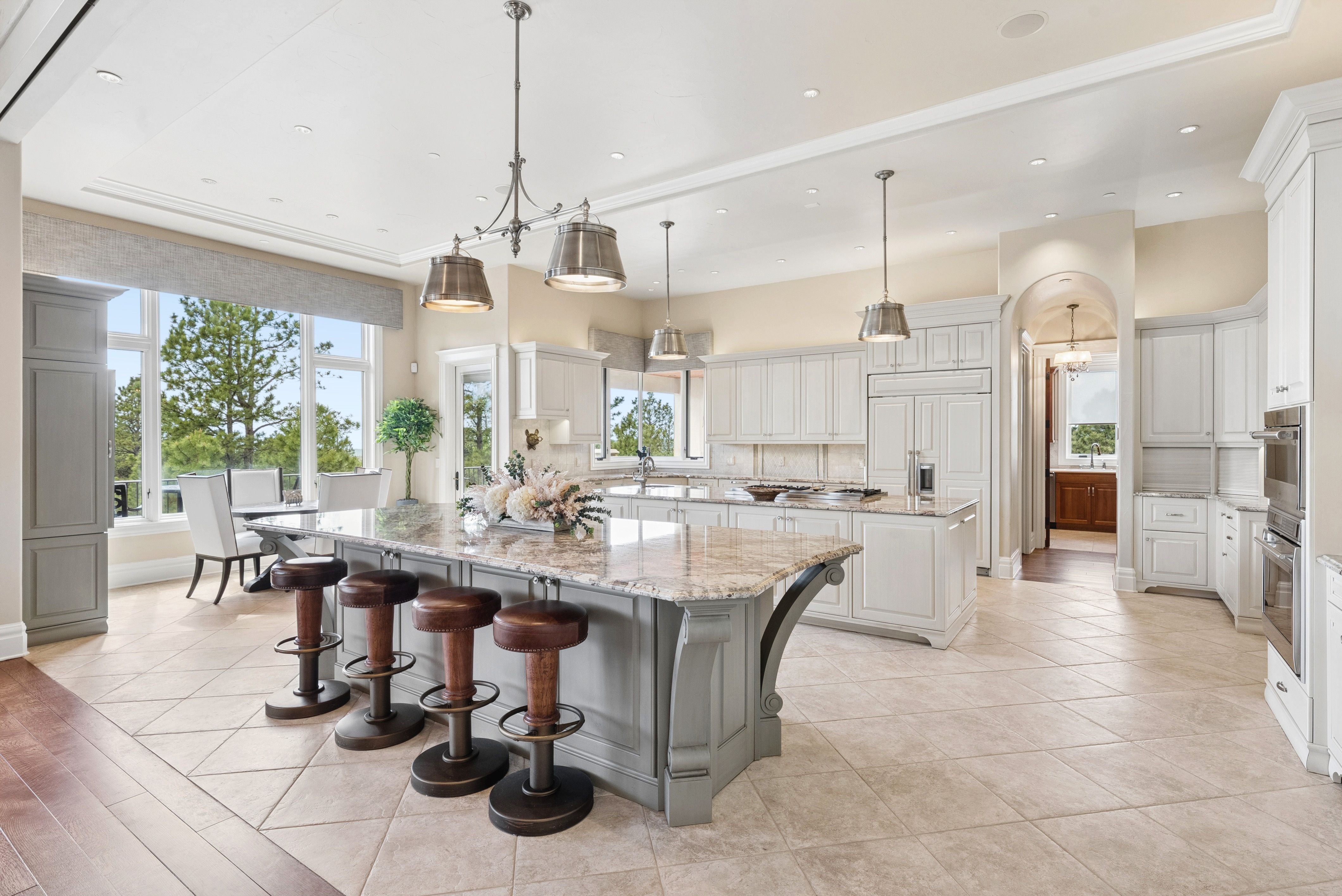  Extraordinary legacy estate on 2.59 private acres in Cathedral Pines - 物件實景