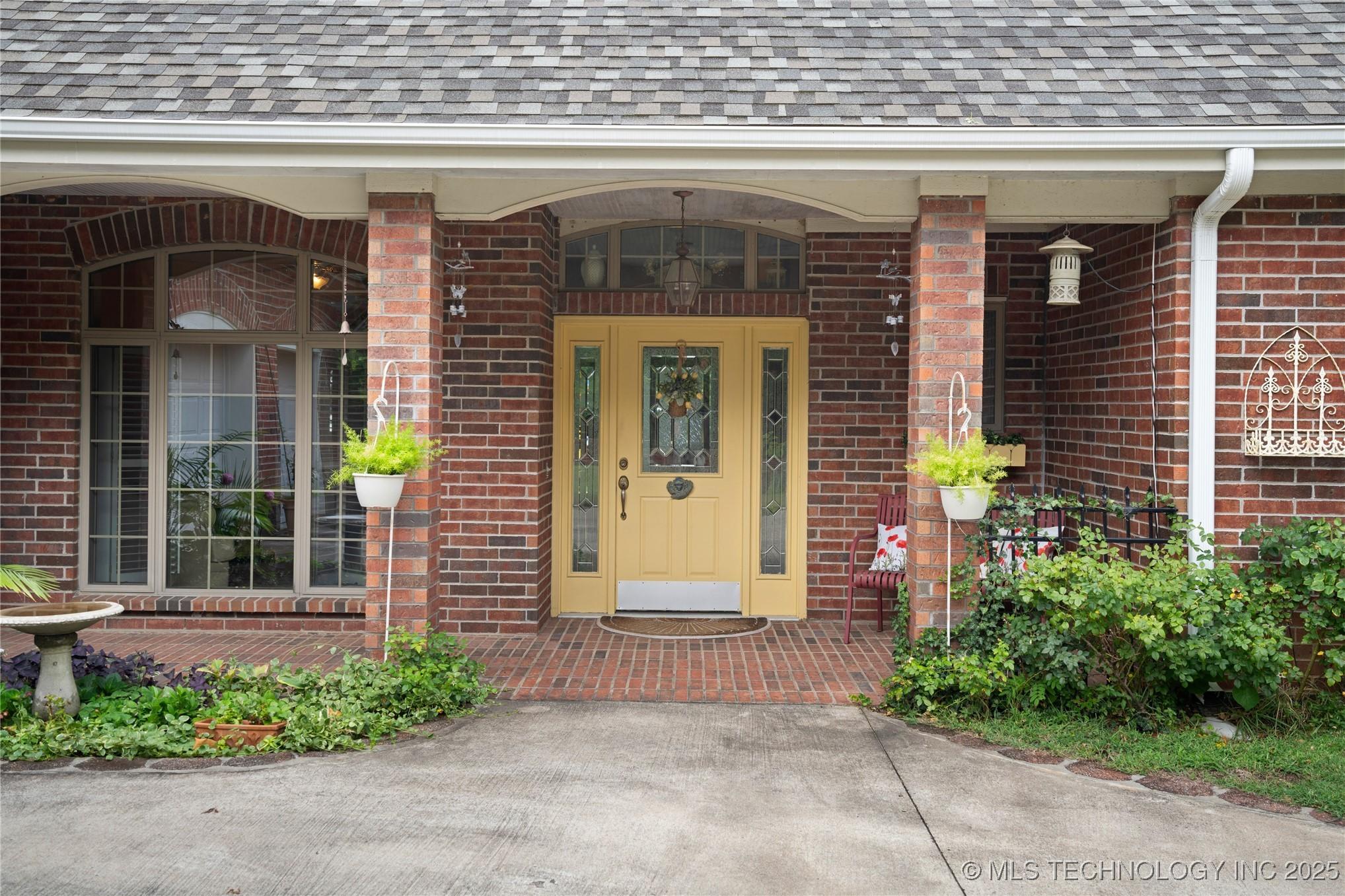 Hulbert, Oklahoma, 74441, United States, 3 Bedrooms Bedrooms, ,2 BathroomsBathrooms,Residential,For Sale,1920796