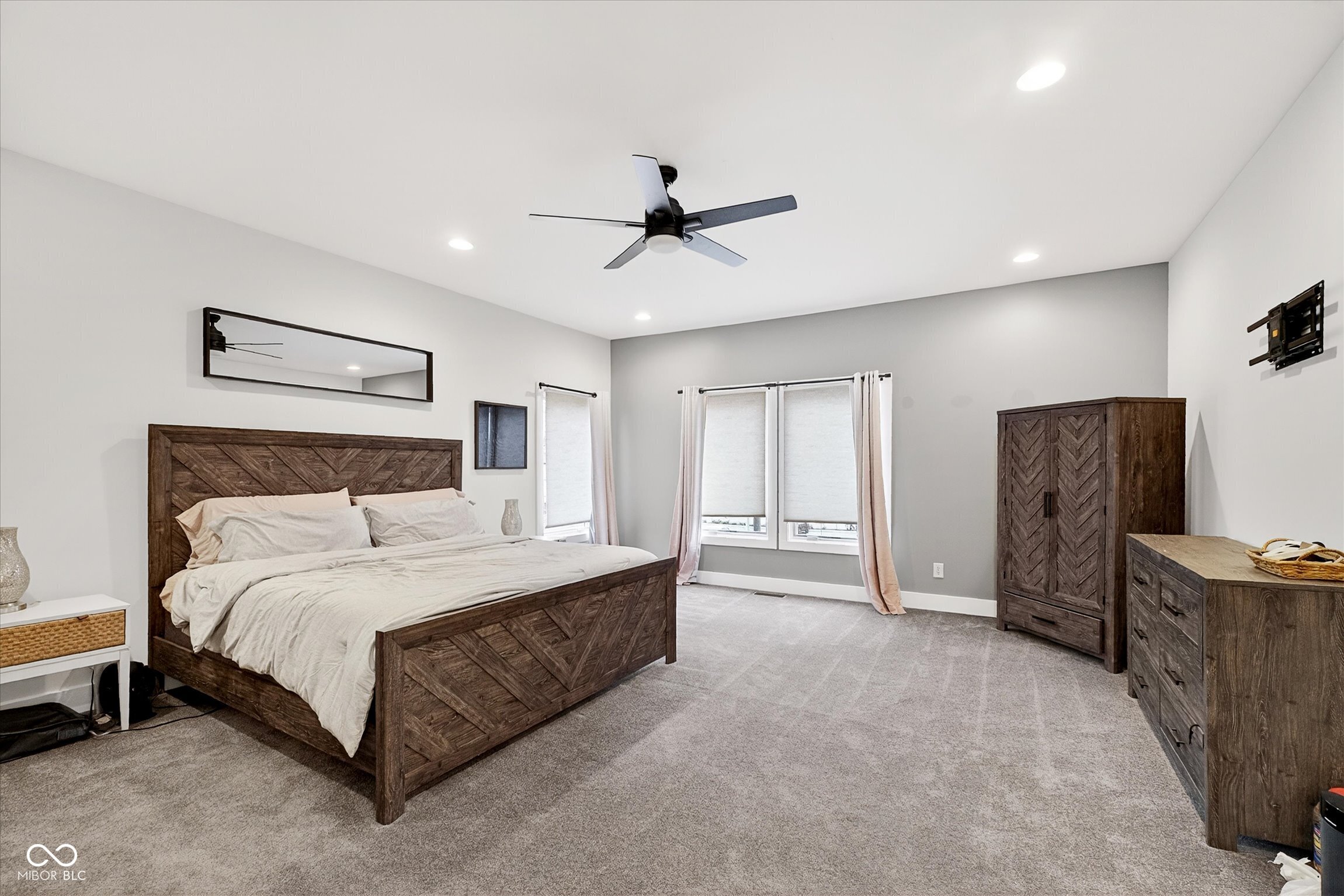 Indianapolis, Indiana, 46202, United States, 4 Bedrooms Bedrooms, ,5 BathroomsBathrooms,Residential,For Sale,2008591