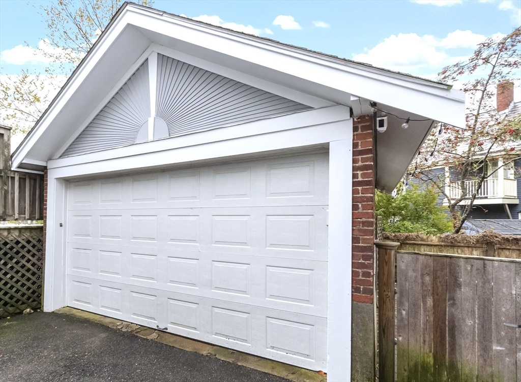 Beverly, Massachusetts, 01915, United States, 4 Bedrooms Bedrooms, ,3 BathroomsBathrooms,Residential,For Sale,1987739