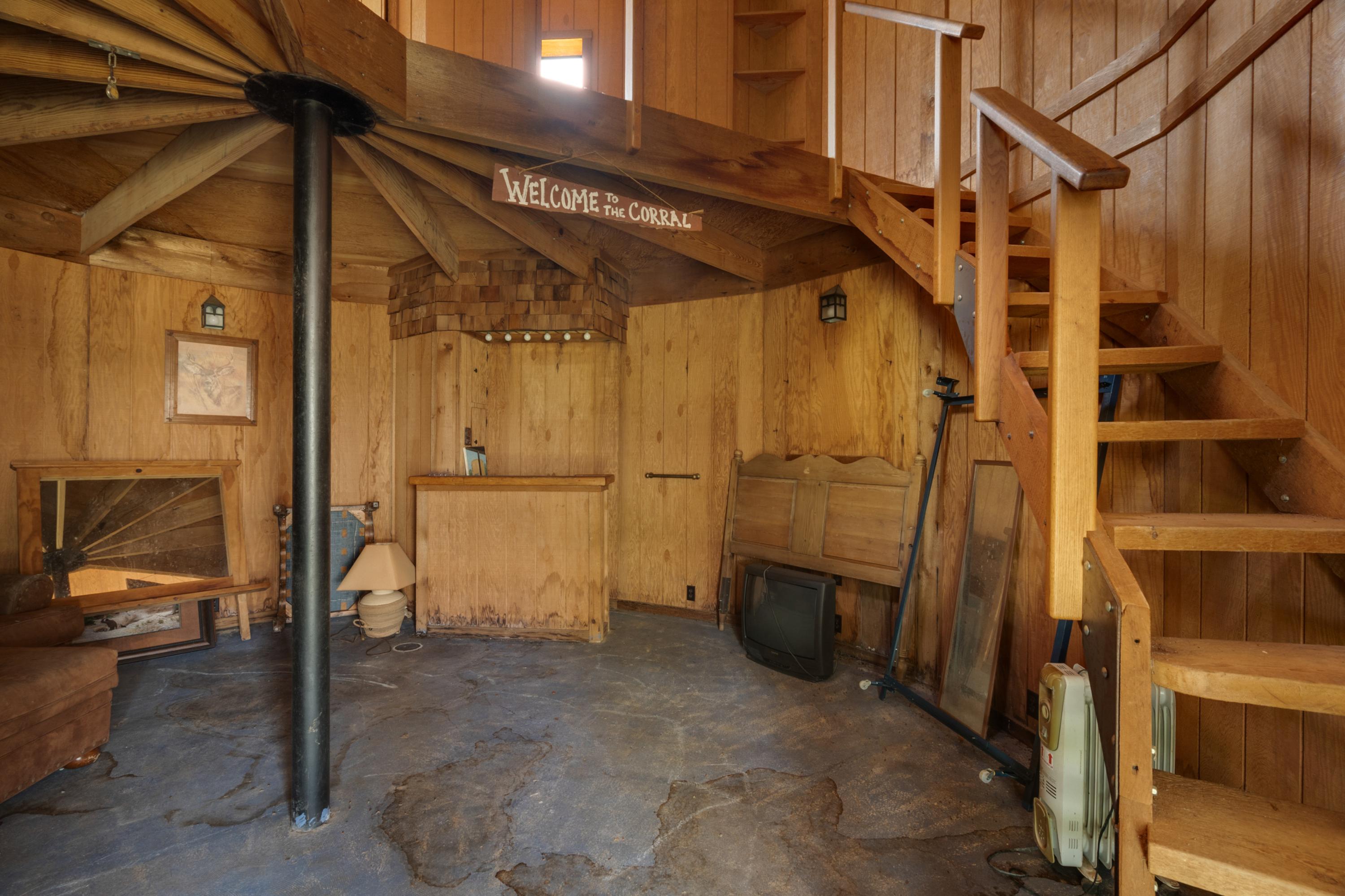  Ranch Style Rock Home on Private 80 Acres - 物件實景