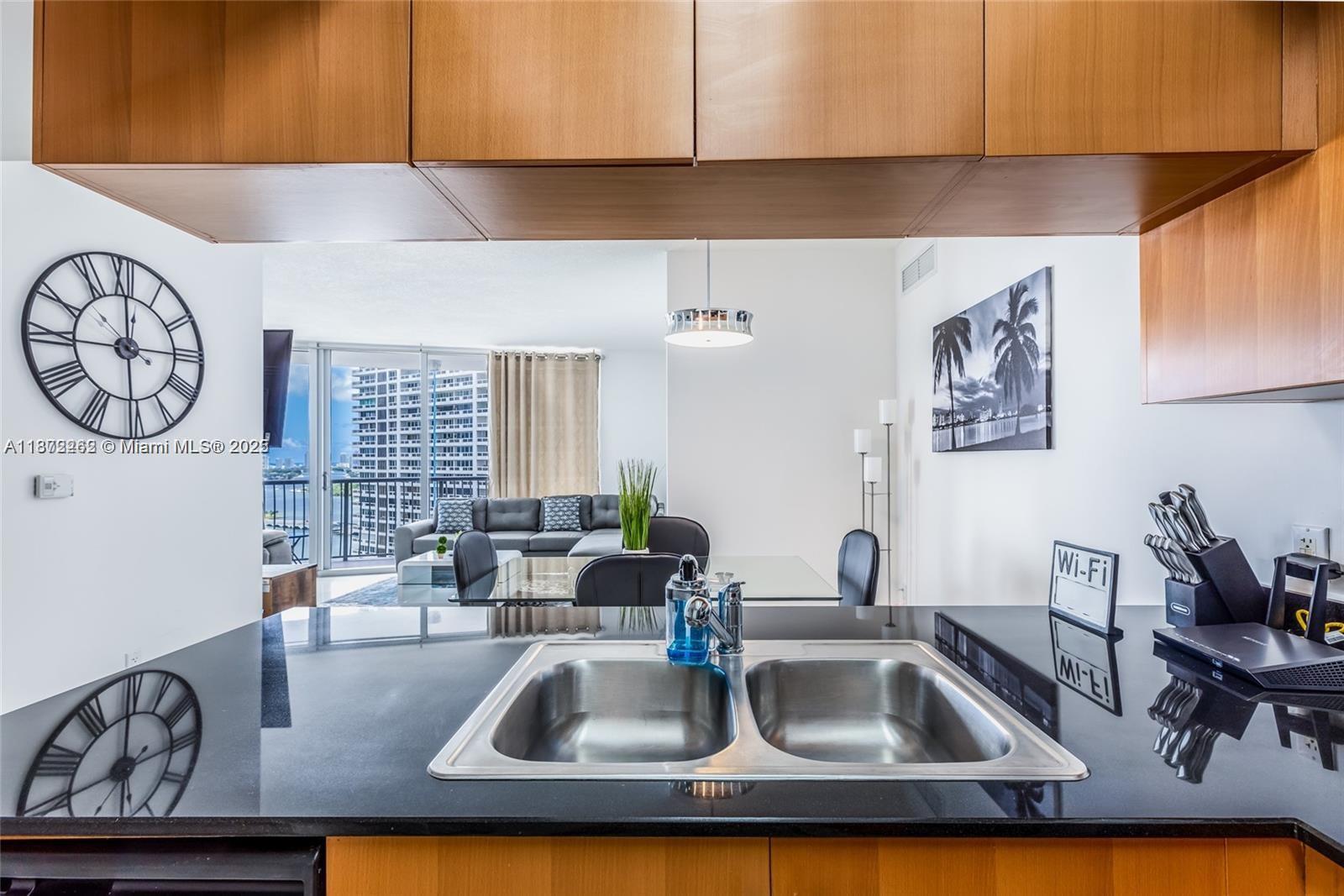 Miami, Florida, 33132, United States, 2 Bedrooms Bedrooms, ,2 BathroomsBathrooms,Residential,For Sale,1940713