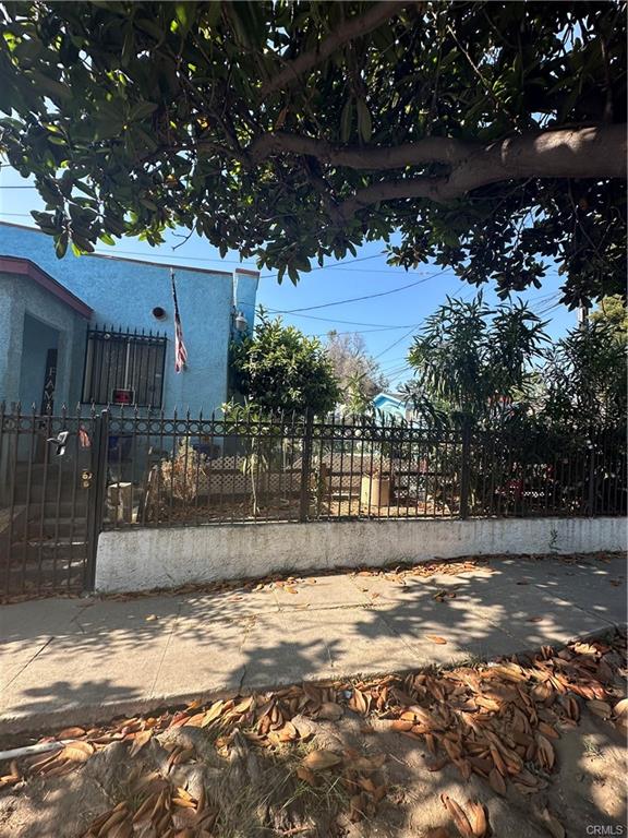 Los Angeles, California, 90044, United States, 2 Bedrooms Bedrooms, ,1 BathroomBathrooms,Residential,For Sale,1928711