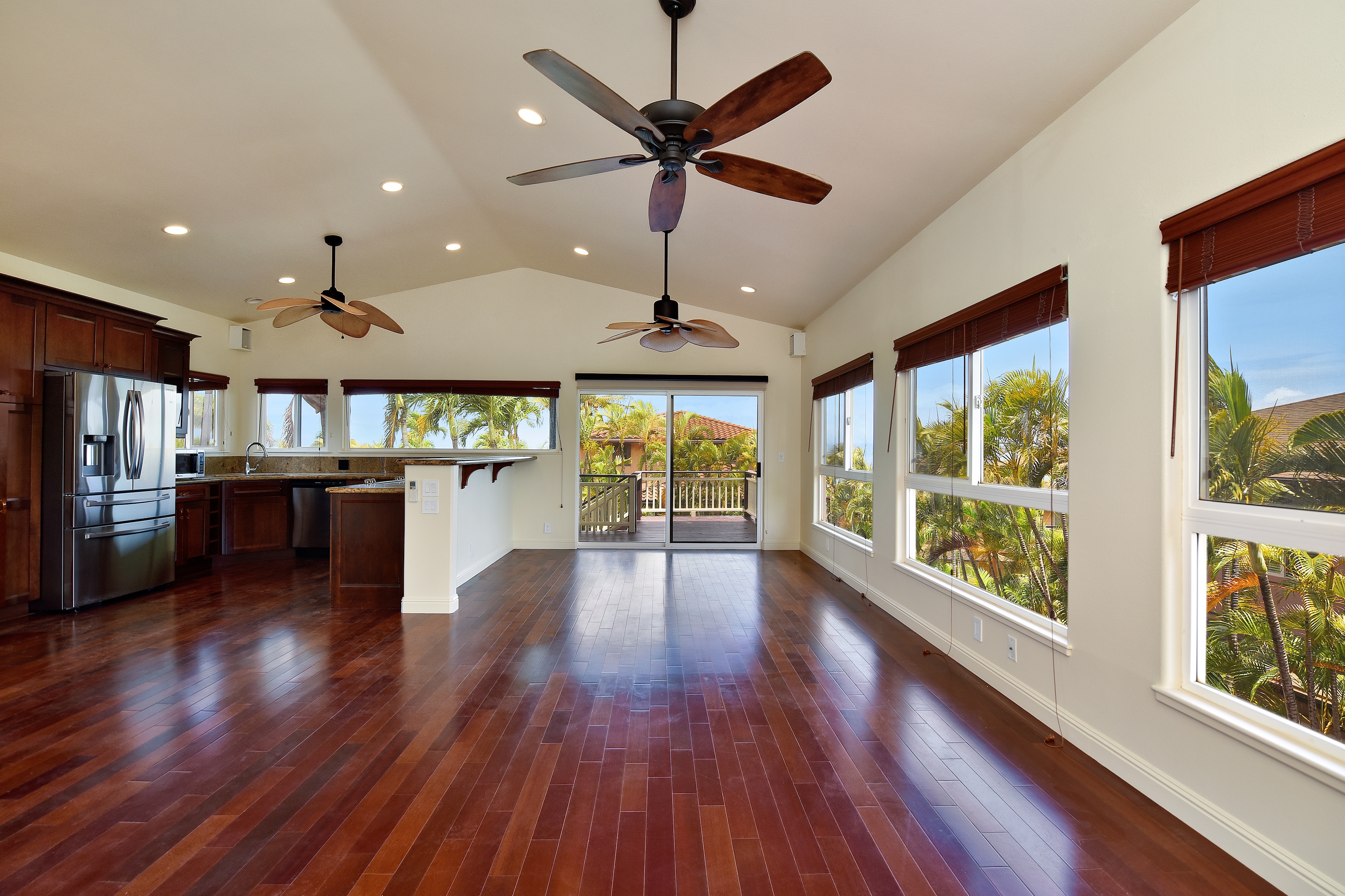  Updated two-story home featuring ocean and island views - 物件實景