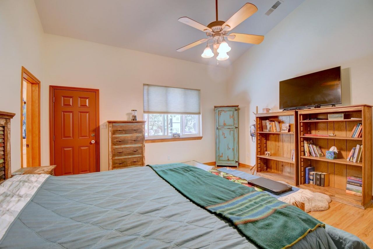 Tijeras, New Mexico, 87059, United States, 3 Bedrooms Bedrooms, ,2 BathroomsBathrooms,Residential,For Sale,1924821