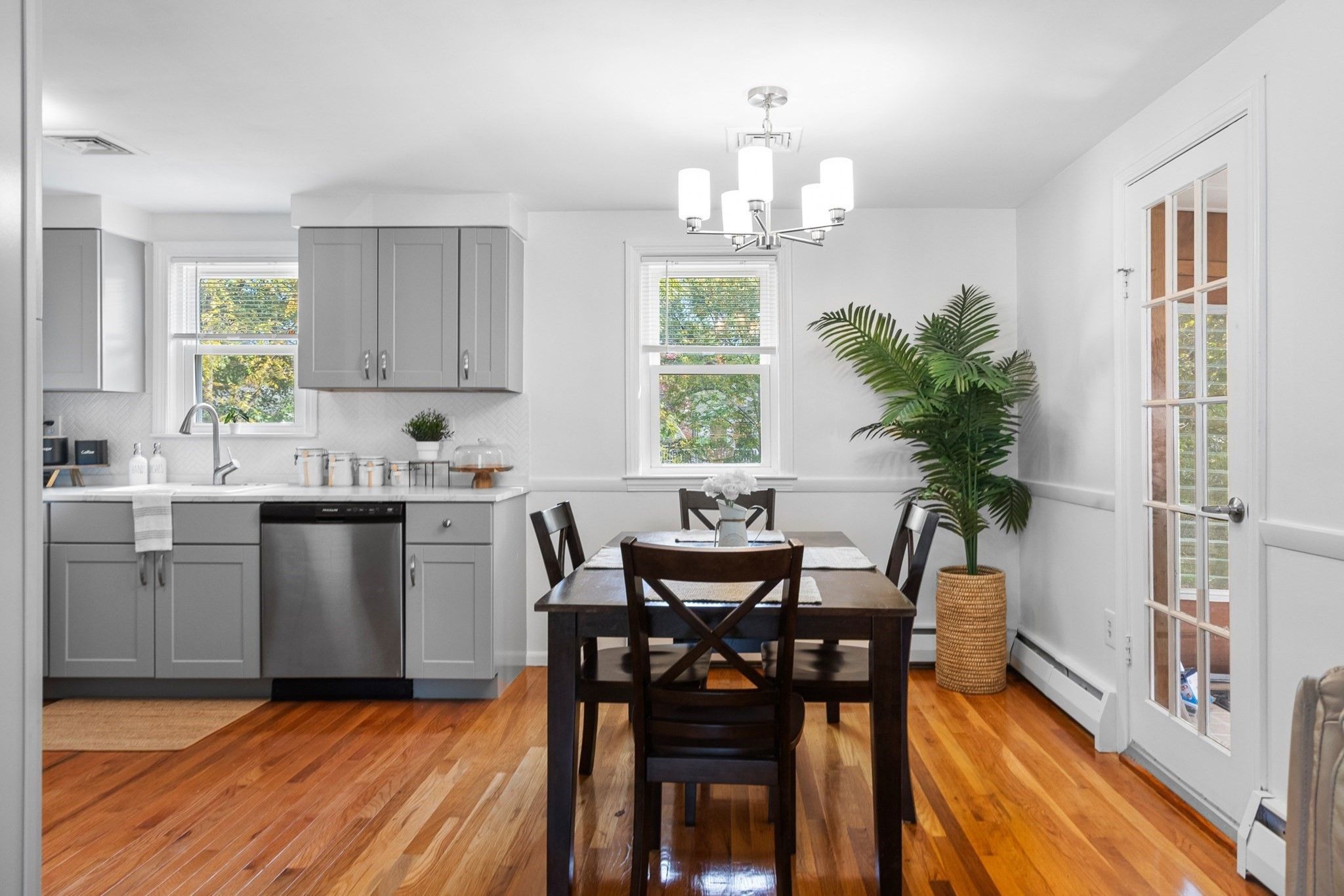  15 Carson, Woburn, MA, 01801 - 物件實景