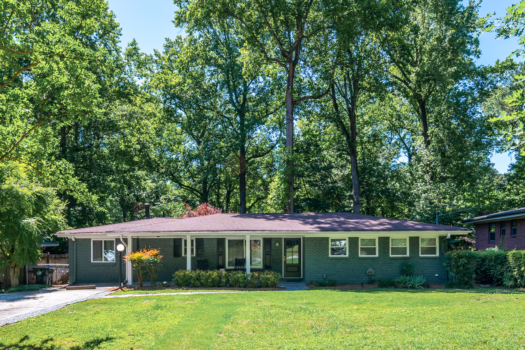  Classic Brick Ranch in Sought-After Wakefield Forest - 物件實景