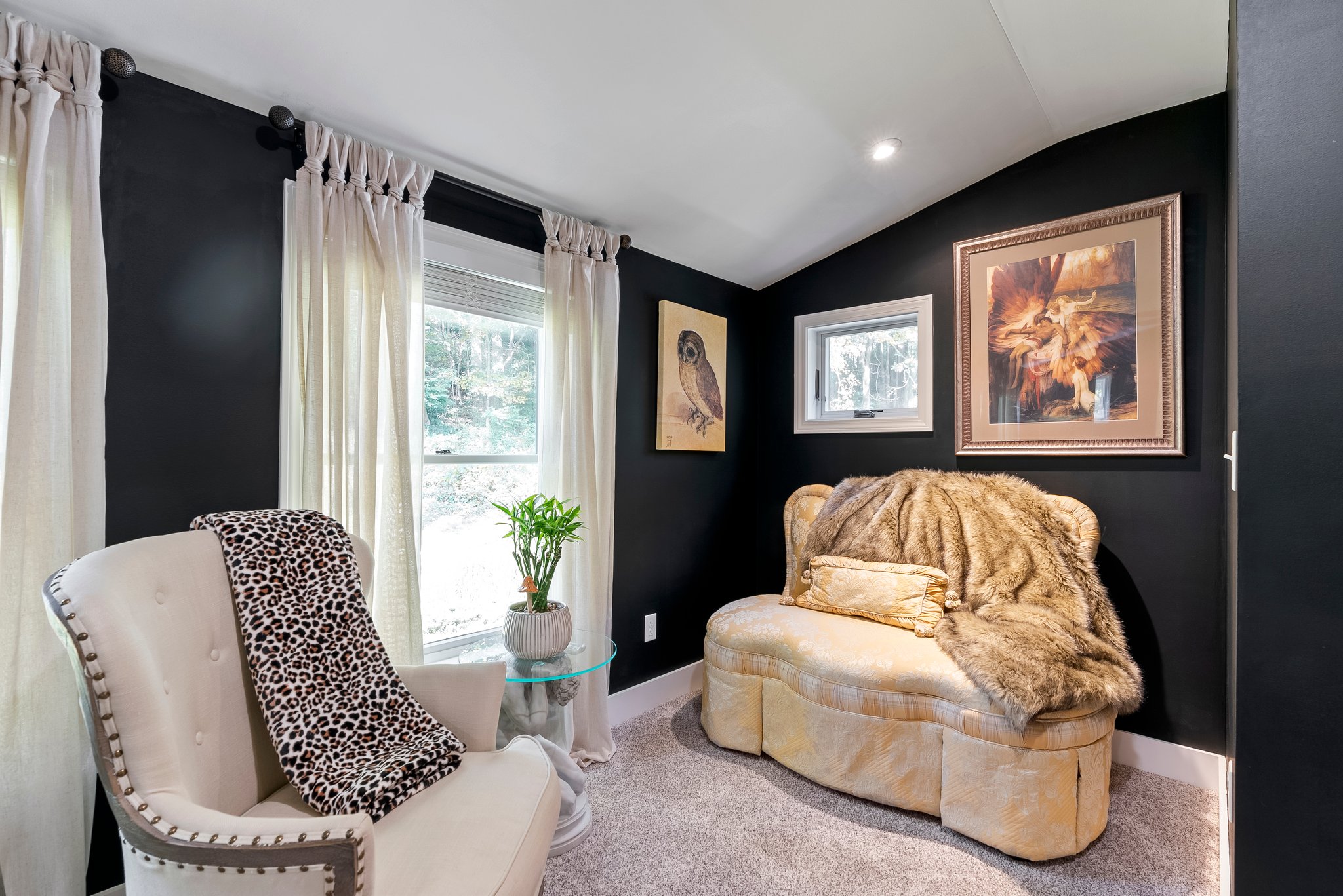  Charming Expanded Cape is Newly Remodeled - 物件實景