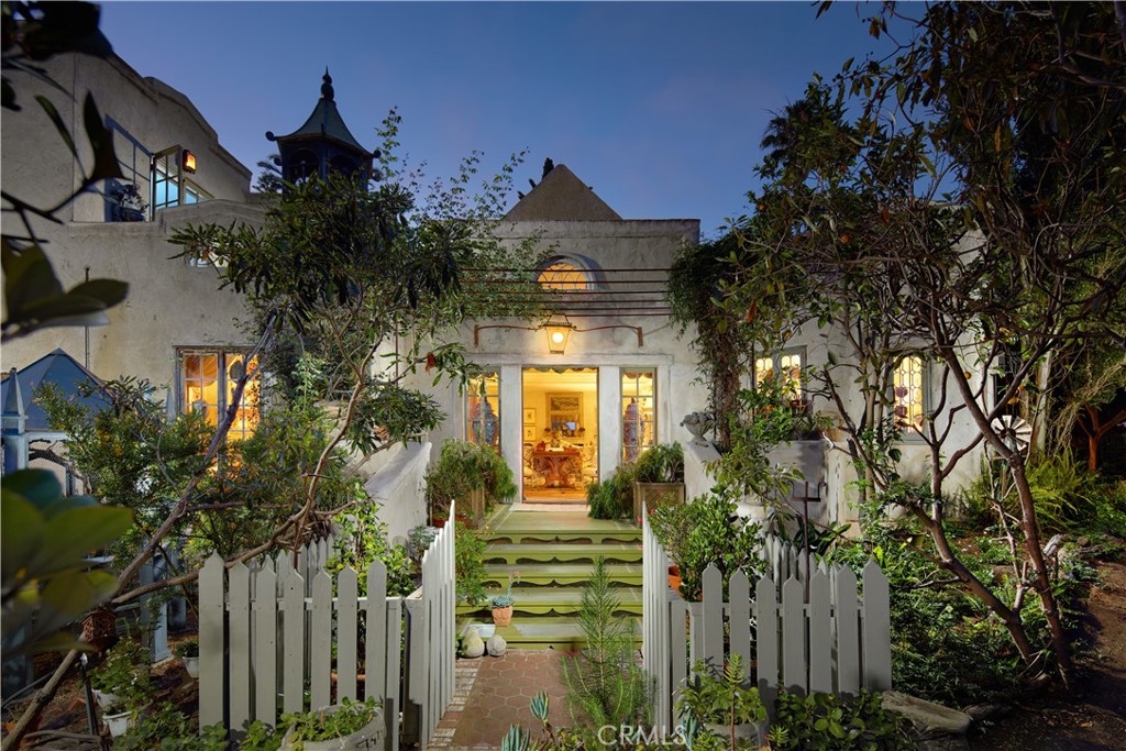 Dana Point, California, 92624, United States, 4 Bedrooms Bedrooms, ,4 BathroomsBathrooms,Residential,For Sale,1901467