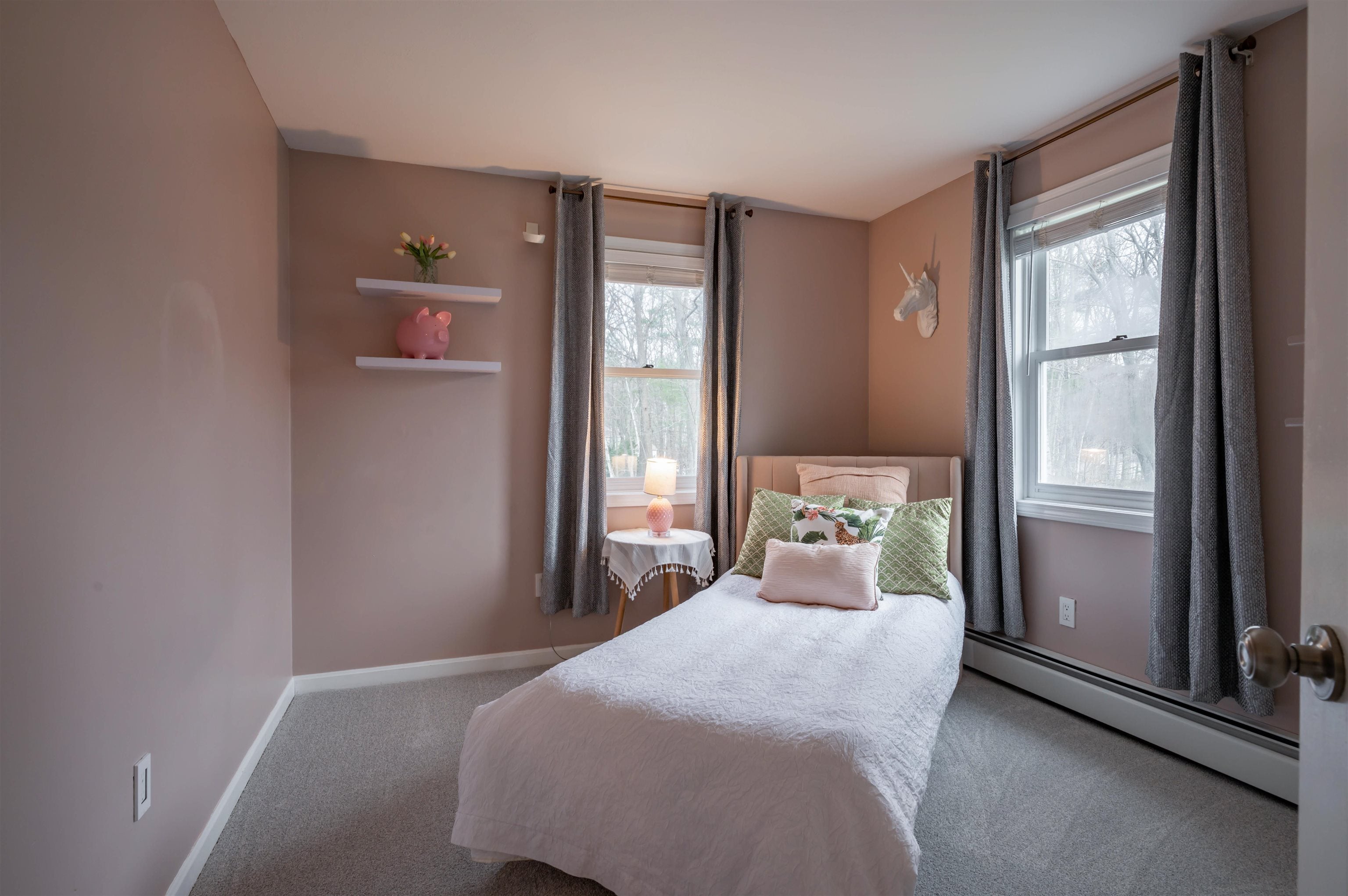 Hooksett, New Hampshire, 03106, United States, 3 Bedrooms Bedrooms, ,1 BathroomBathrooms,Residential,For Sale,2002155