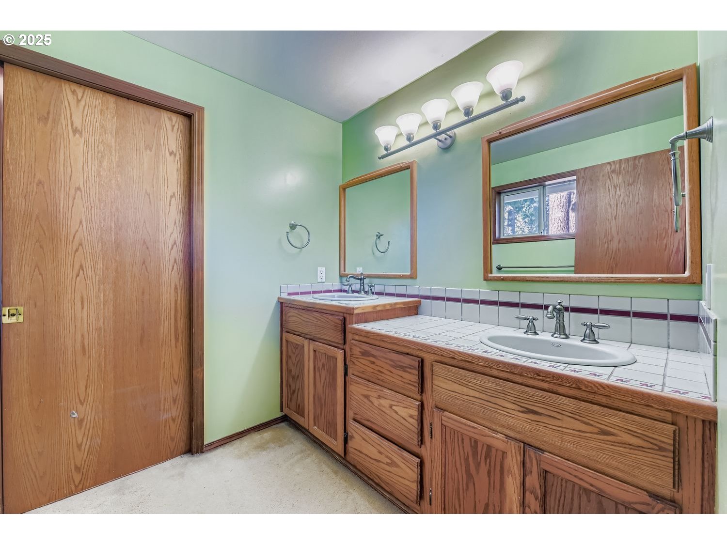 Oregoncity, Oregon, 97045, United States, 4 Bedrooms Bedrooms, ,3 BathroomsBathrooms,Residential,For Sale,1924403