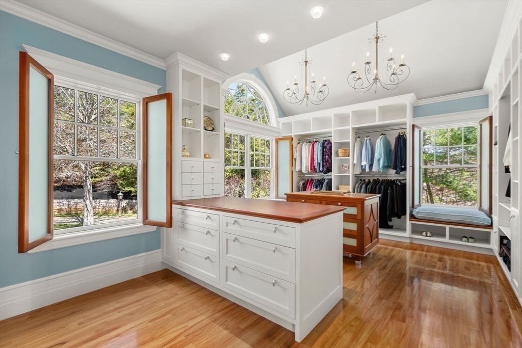 Beverly, Massachusetts, 01915, United States, 5 Bedrooms Bedrooms, ,8 BathroomsBathrooms,Residential,For Sale,1784465