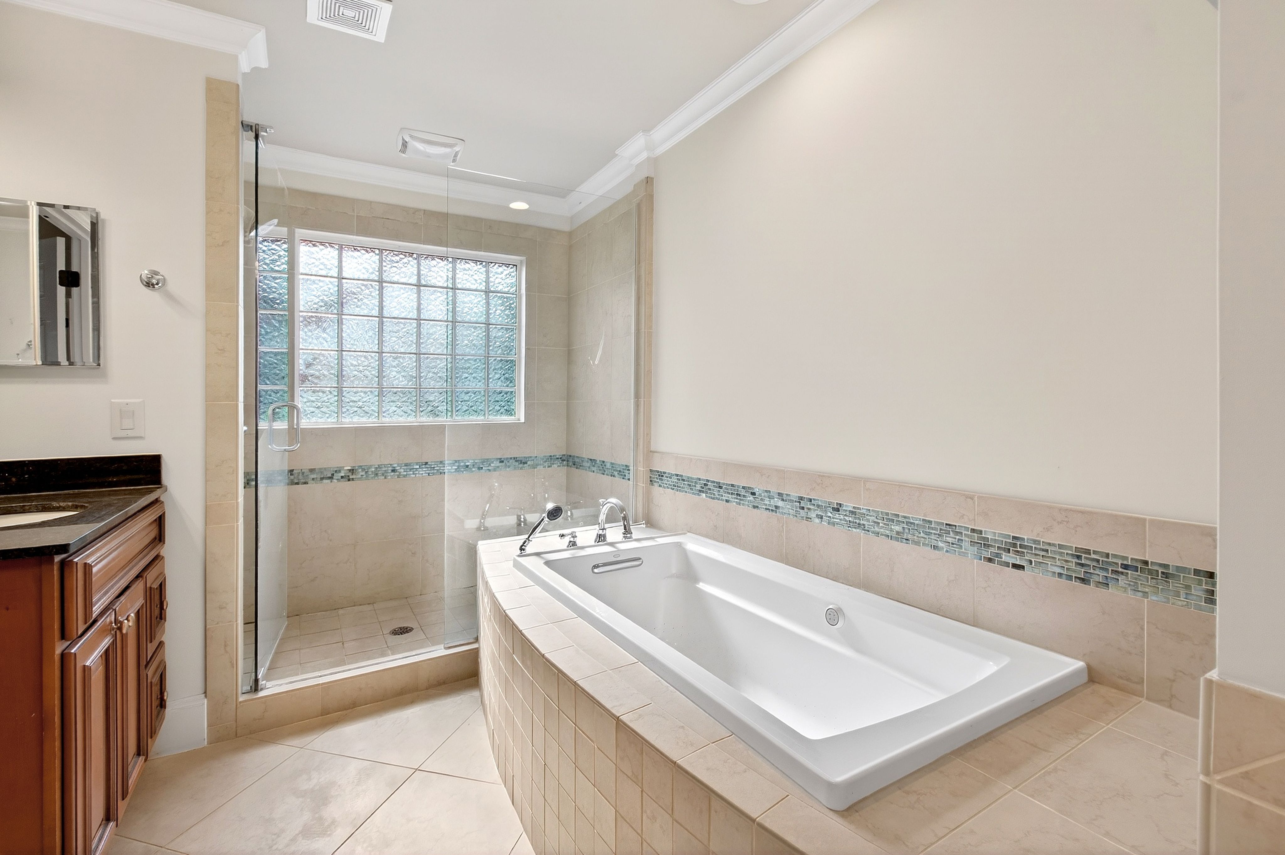  3620 Alamance Drive, Raleigh, NC 27609 - 物件實景