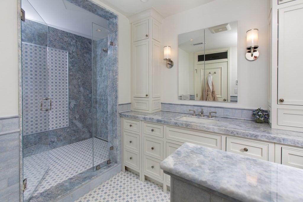 Boston, Massachusetts, 02116, United States, 3 Bedrooms Bedrooms, ,5 BathroomsBathrooms,Residential,For Sale,1941760