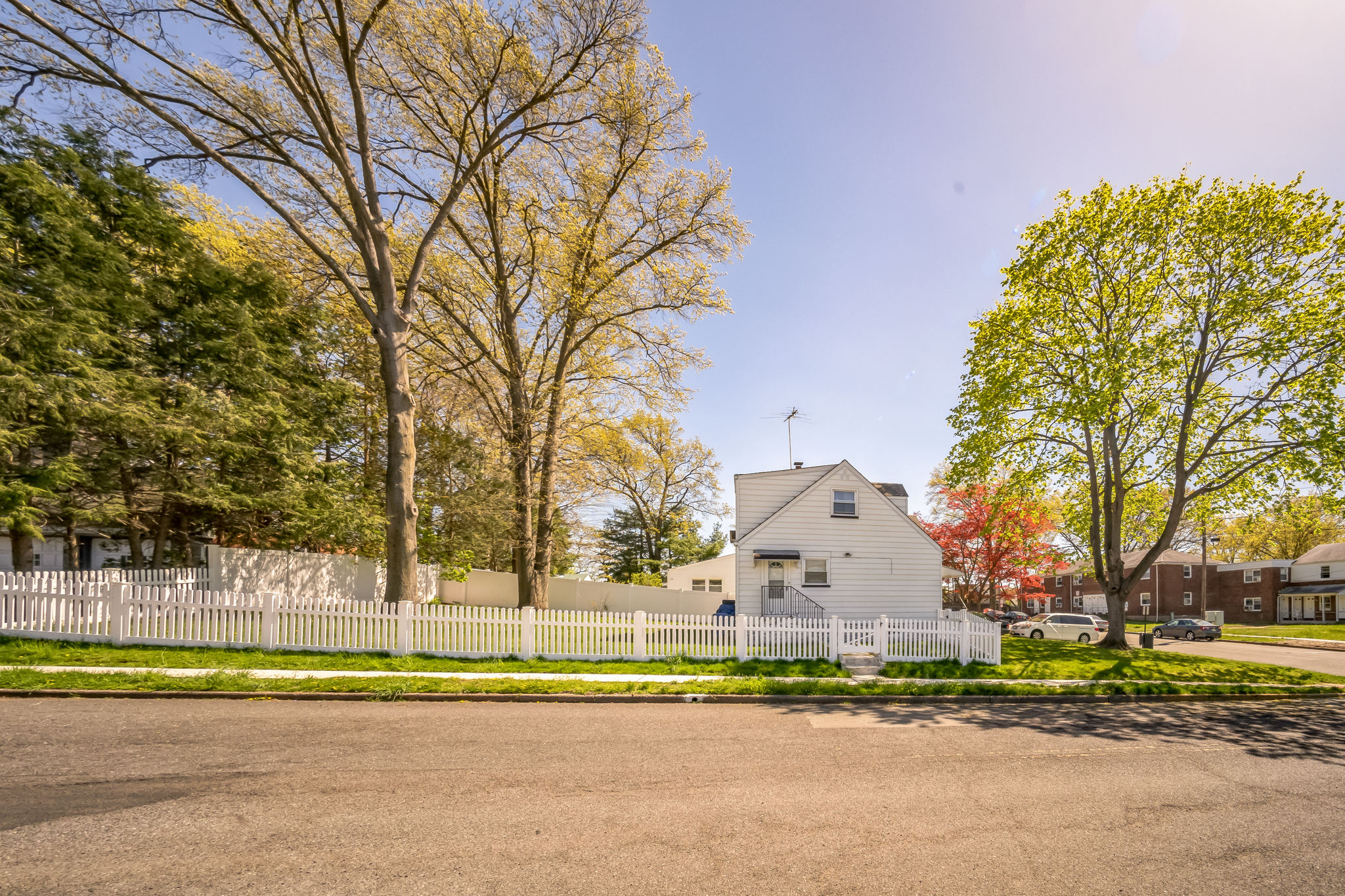 Elmwood Park, New Jersey, 07407, United States, 3 Bedrooms Bedrooms, ,2 BathroomsBathrooms,Residential,For Sale,1982757