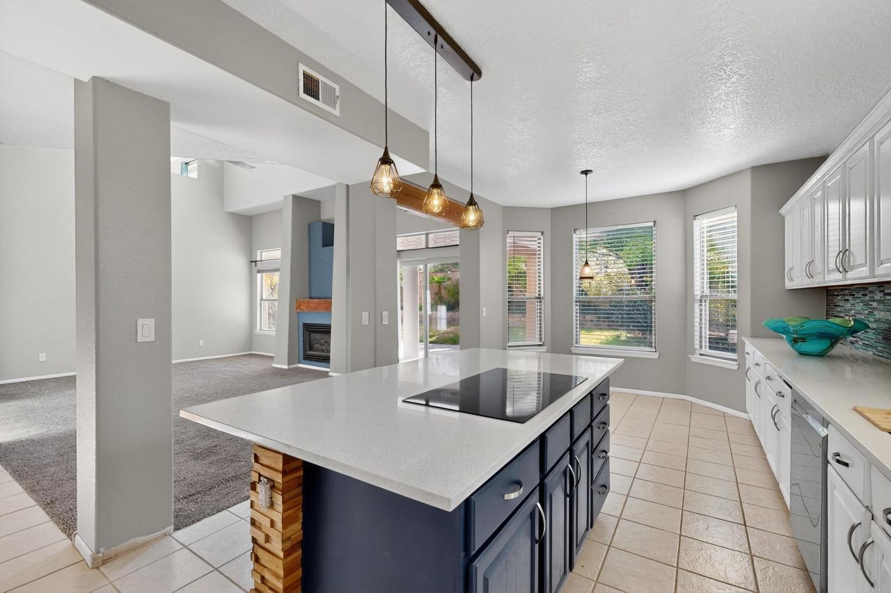 Albuquerque, New Mexico, 87114, United States, 4 Bedrooms Bedrooms, ,4 BathroomsBathrooms,Residential,For Sale,1941091