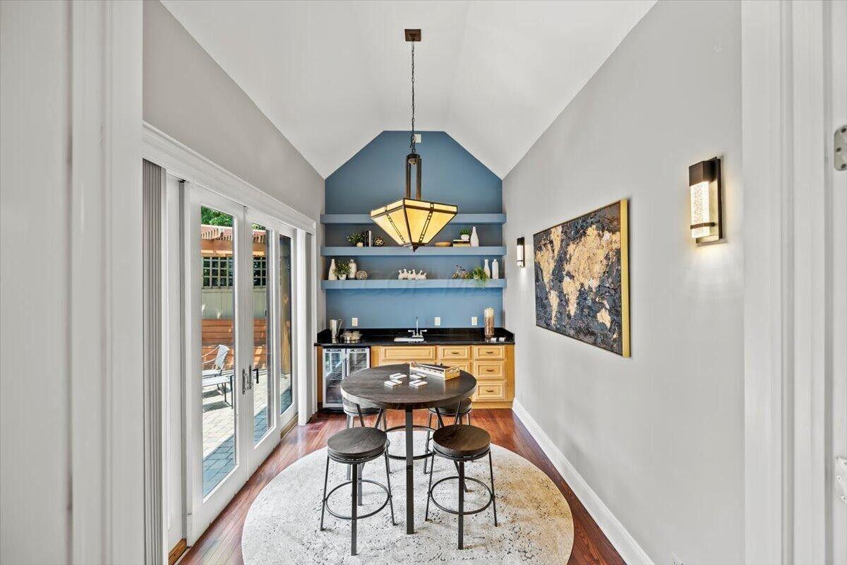 Columbus, Ohio, 43206, United States, 3 Bedrooms Bedrooms, ,4 BathroomsBathrooms,Residential,For Sale,1979603