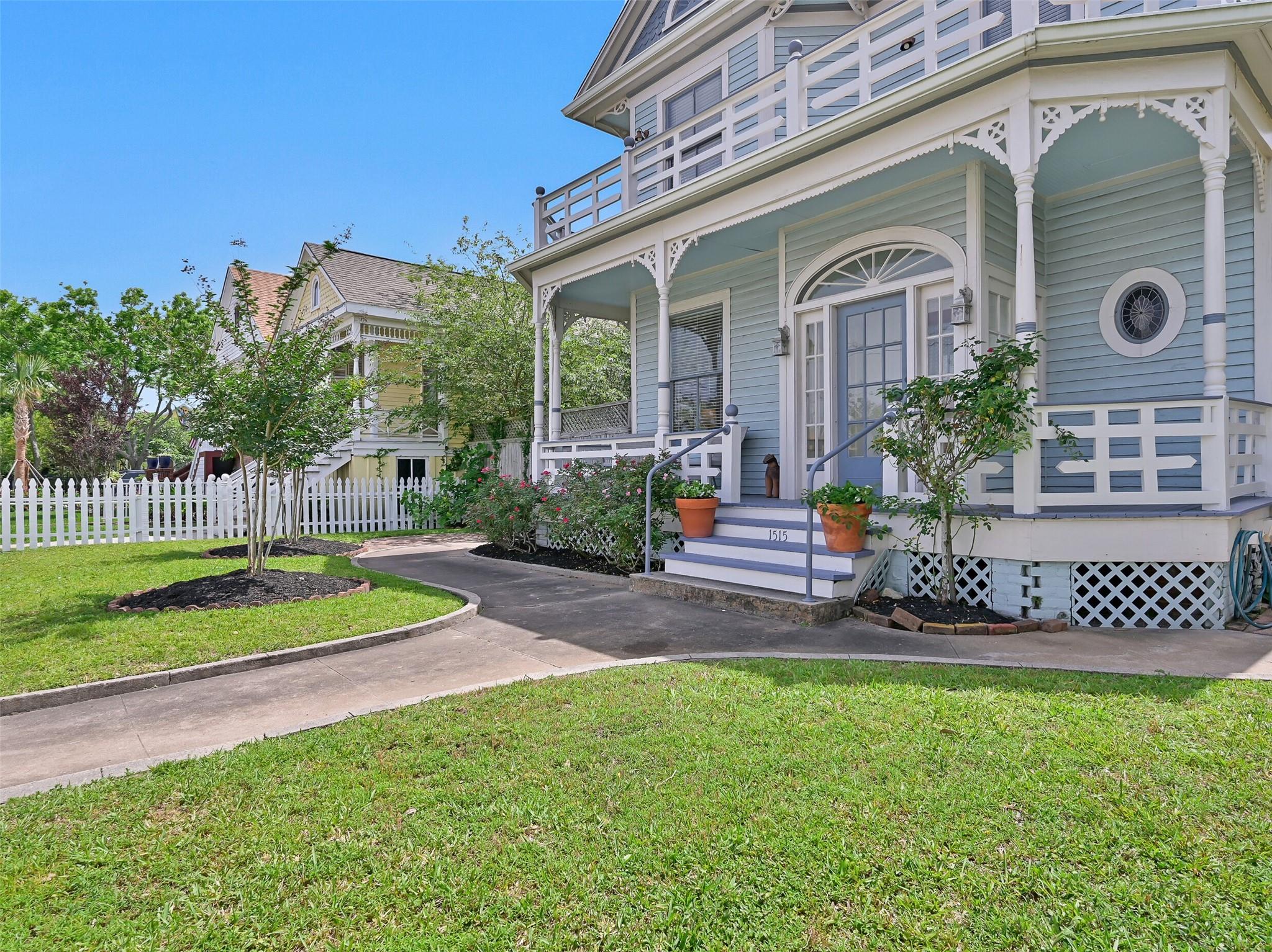 Galveston, Texas, 77550, United States, 4 Bedrooms Bedrooms, ,3 BathroomsBathrooms,Residential,For Sale,1818461