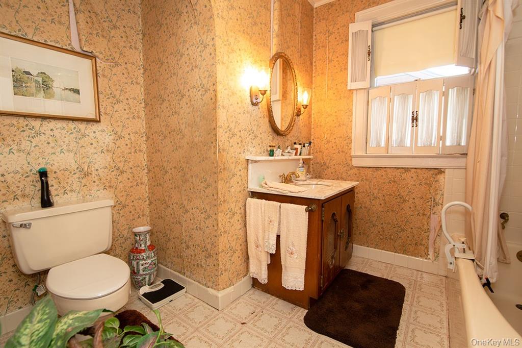 Beechhurst, New York, 11357, United States, 4 Bedrooms Bedrooms, ,1 BathroomBathrooms,Residential,For Sale,1973766