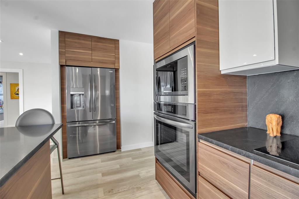 Sarasota, Florida, 34231, United States, 3 Bedrooms Bedrooms, ,2 BathroomsBathrooms,Residential,For Sale,1988164