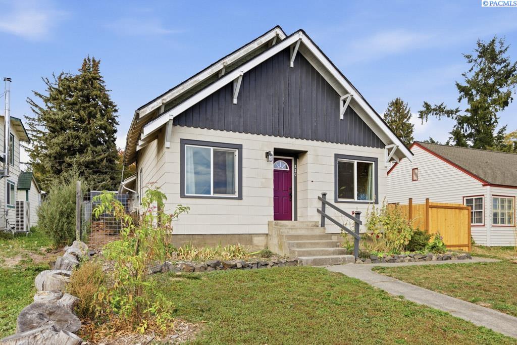 Alder St, Palouse, WA 99161