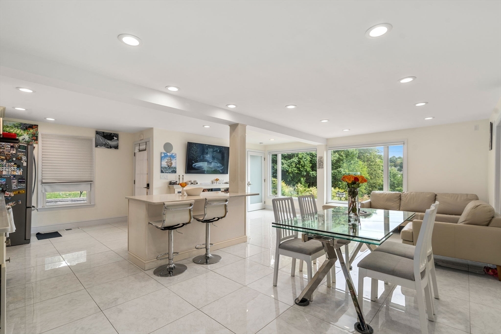 Needham, Massachusetts, 02494, United States, 4 Bedrooms Bedrooms, ,6 BathroomsBathrooms,Residential,For Sale,1995661