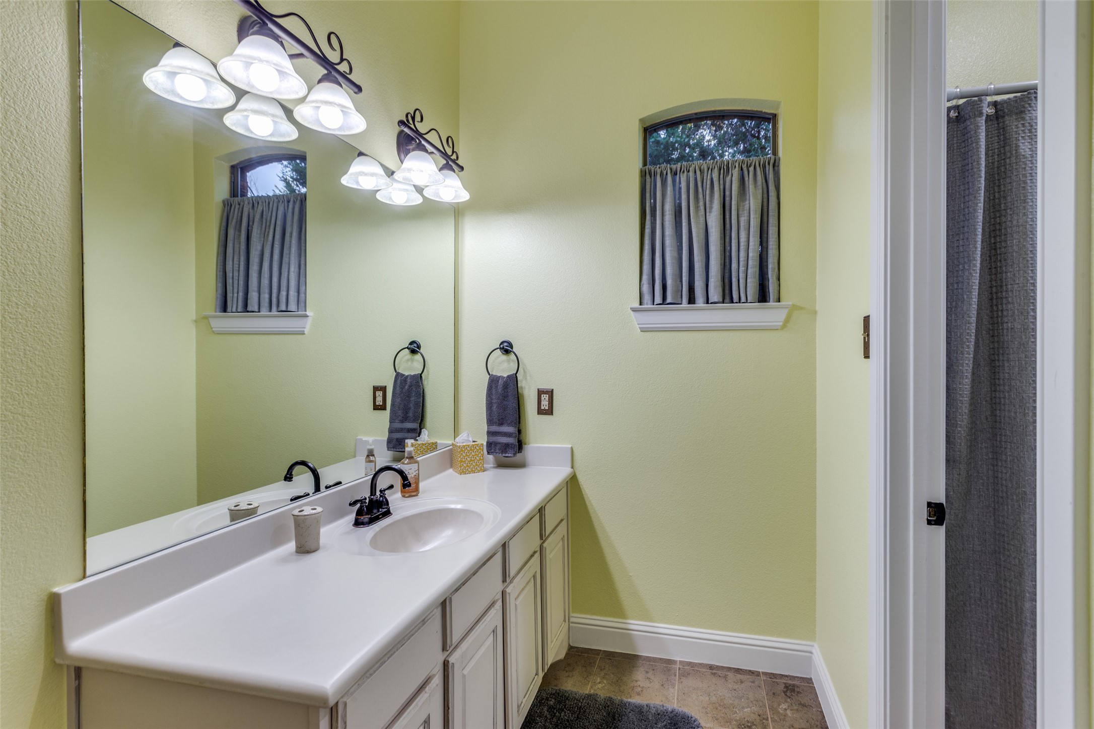 100 Stone Canyon Circle, Fort Worth, Texas, 76108, United States, 4 Bedrooms Bedrooms, ,5 BathroomsBathrooms,Residential,For Sale,100 Stone Canyon Circle,1645920