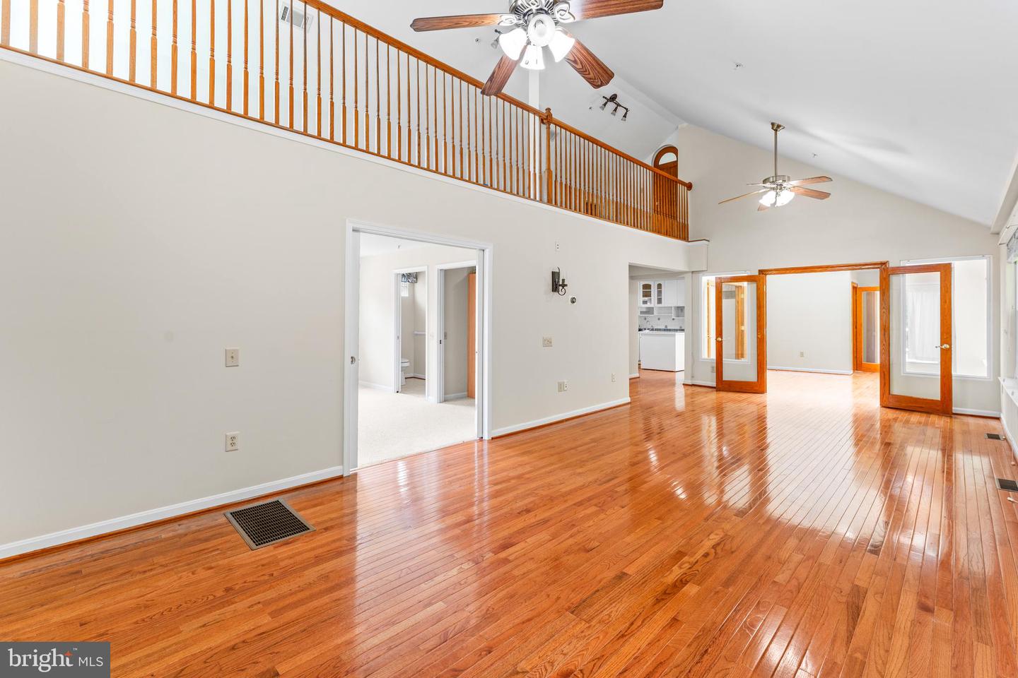 Clinton, Maryland, 20735, United States, 5 Bedrooms Bedrooms, ,5 BathroomsBathrooms,Residential,For Sale,1907711