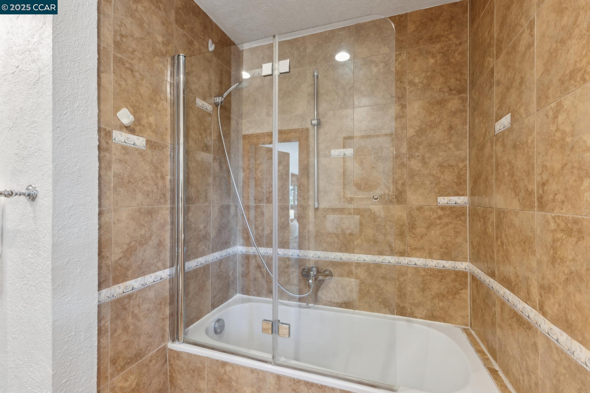 Orinda, California, 94563, United States, 4 Bedrooms Bedrooms, ,3 BathroomsBathrooms,Residential,For Sale,1804966