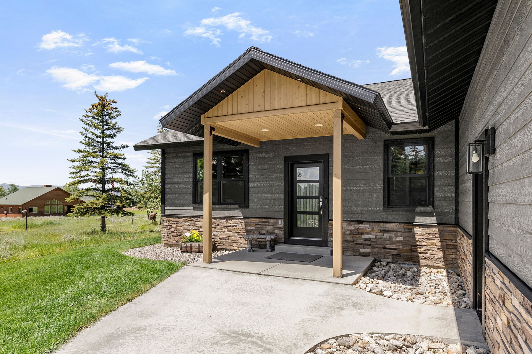  Cedar Creek Home - 物件實景