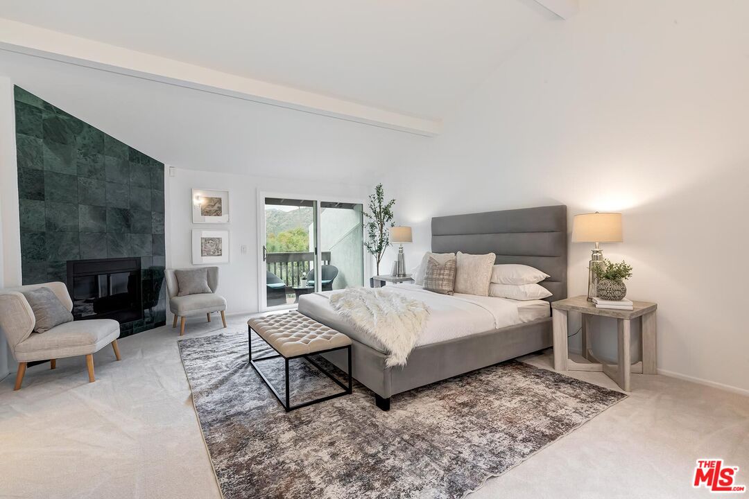 Pacific Palisades, California, 90272, United States, 3 Bedrooms Bedrooms, ,4 BathroomsBathrooms,Residential,For Sale,1993349