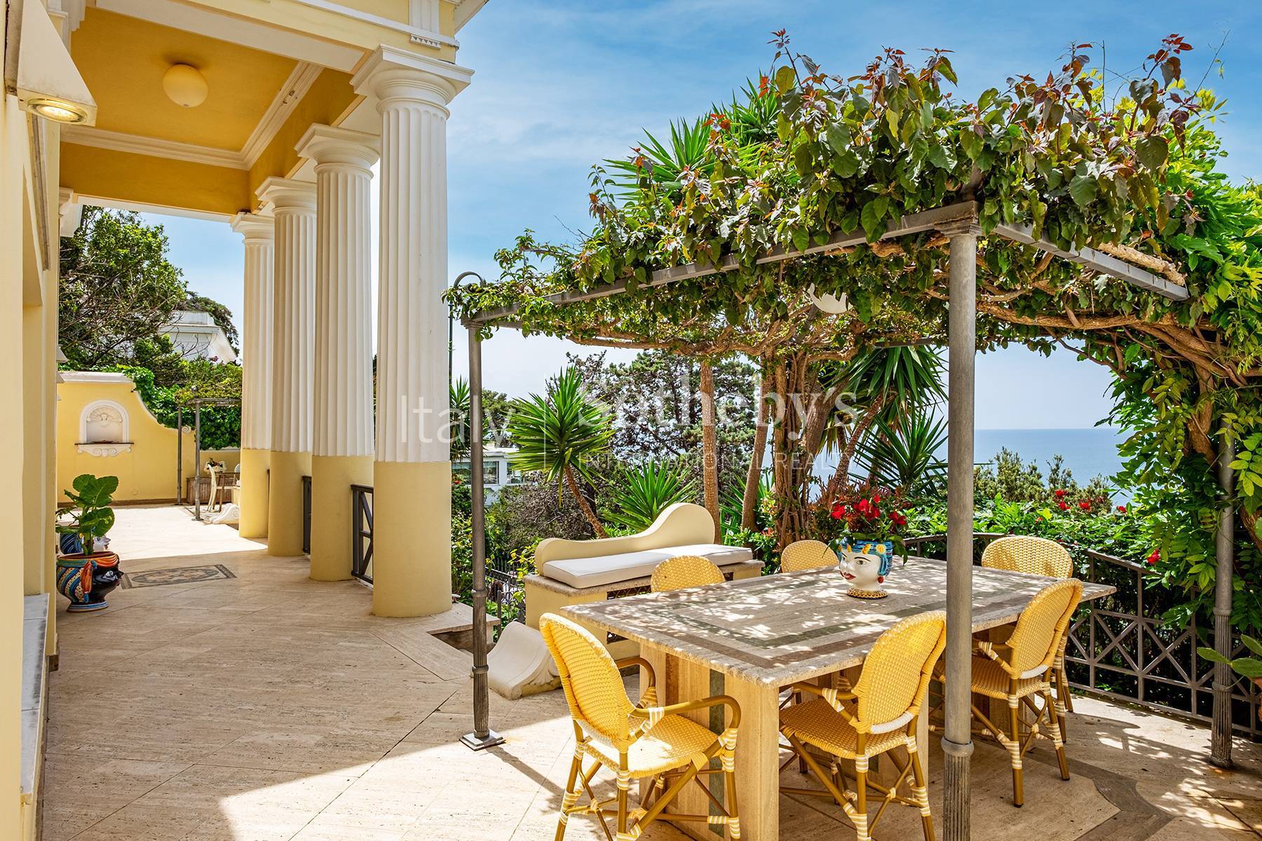  Neoclassical villa with a breath taking view - 物件實景