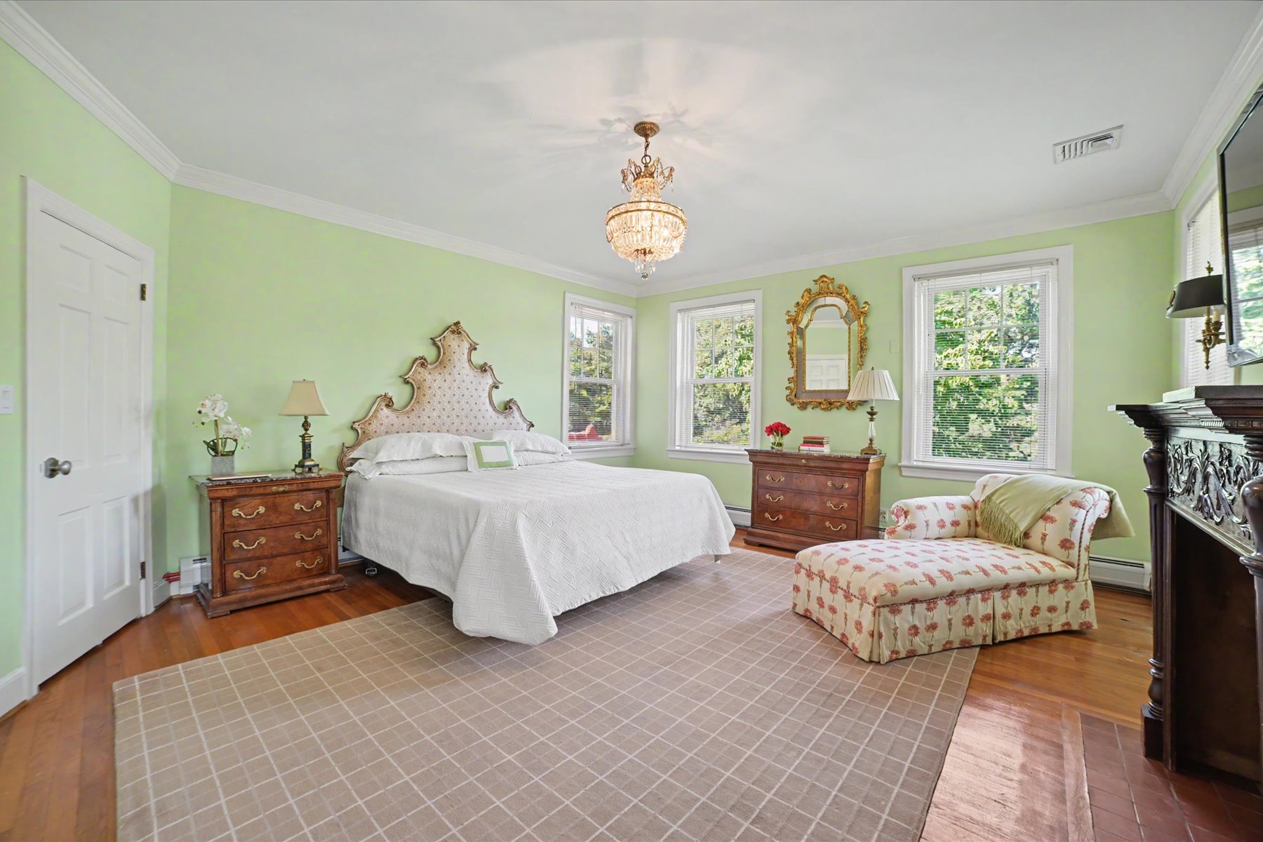  Extraordinary Mediterranean Home with Glided Age Grandeur - 物件實景