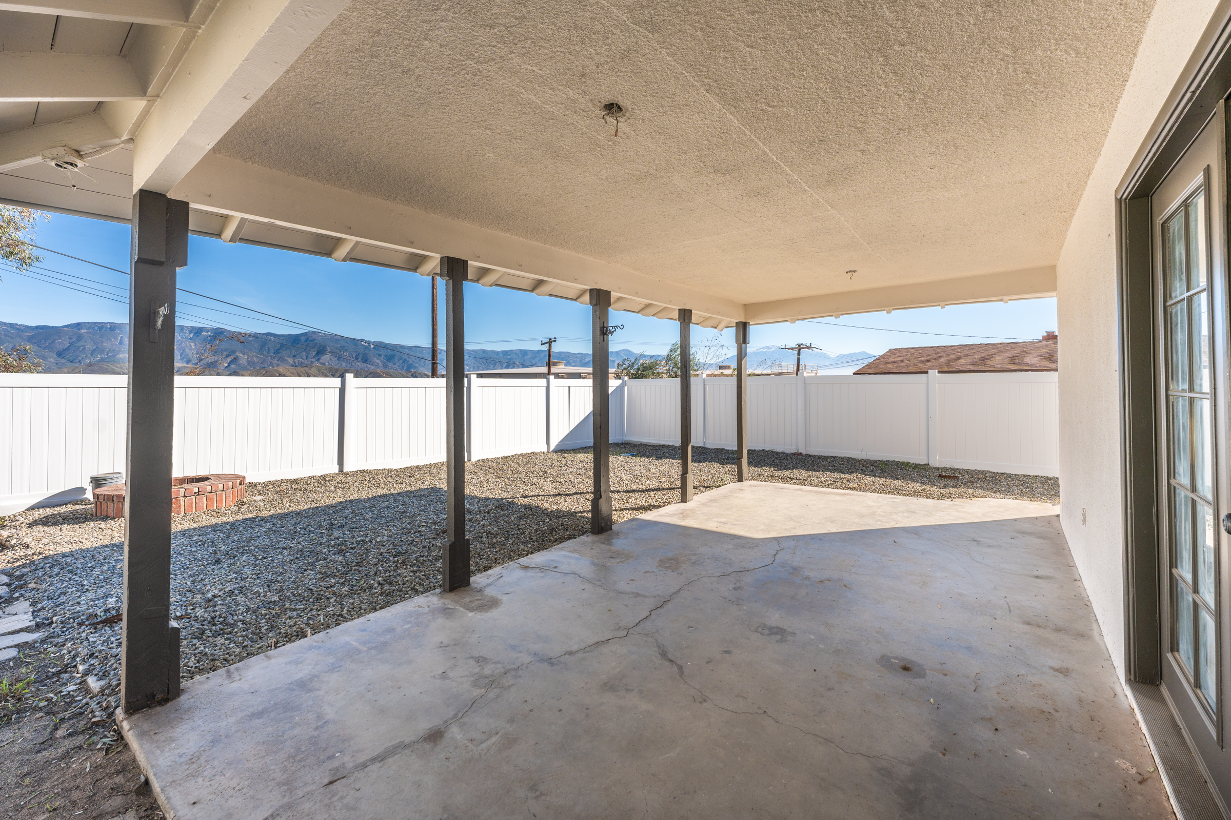 Rialto, California, 92376, United States, 4 Bedrooms Bedrooms, ,2 BathroomsBathrooms,Residential,For Sale,2006386