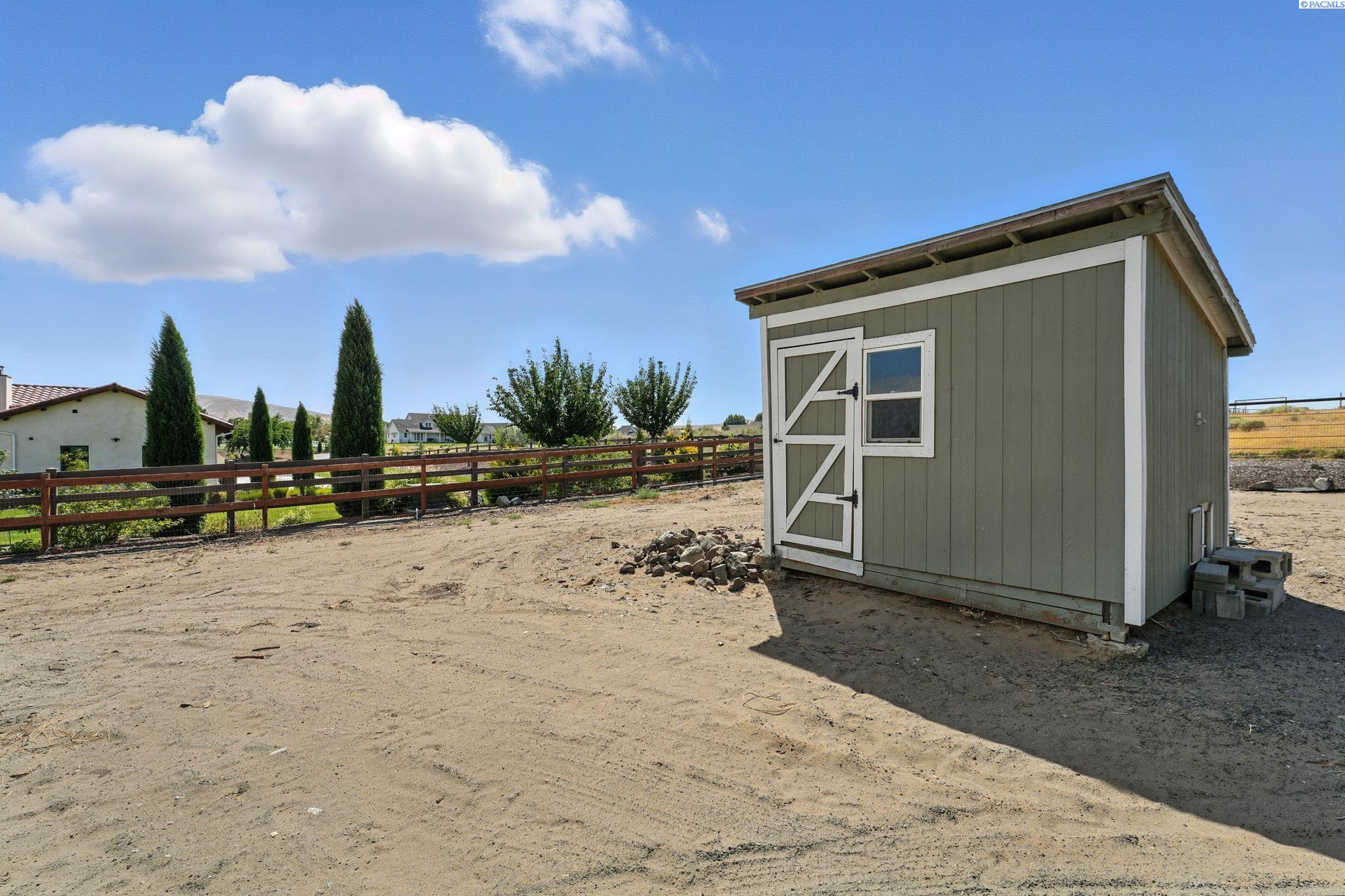 West Richland, Washington, 99353, United States, 5 Bedrooms Bedrooms, ,3 BathroomsBathrooms,Residential,For Sale,1906859