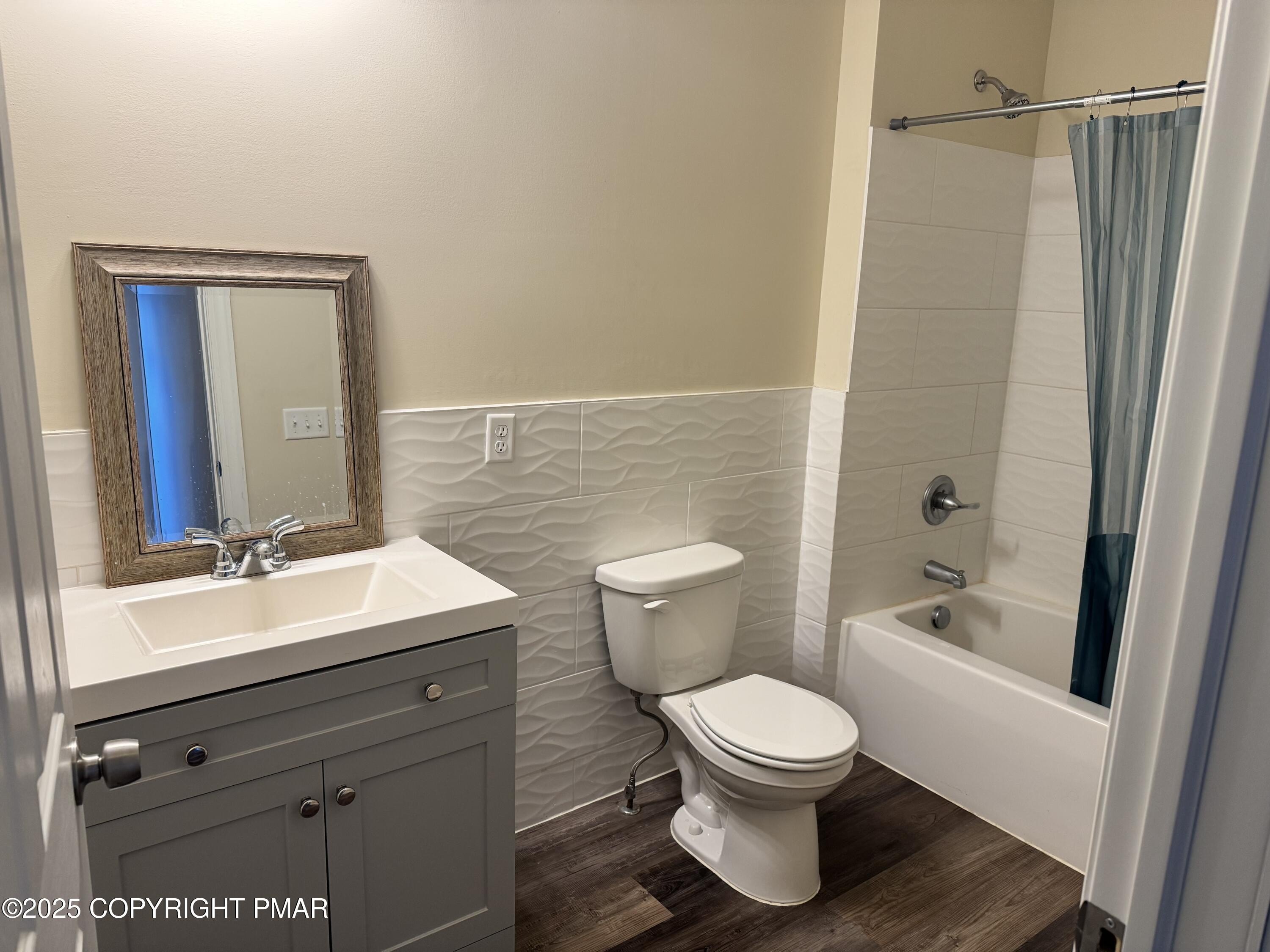 Blakeslee, Pennsylvania, 18610, United States, 5 Bedrooms Bedrooms, ,4 BathroomsBathrooms,Residential,For Sale,1937474