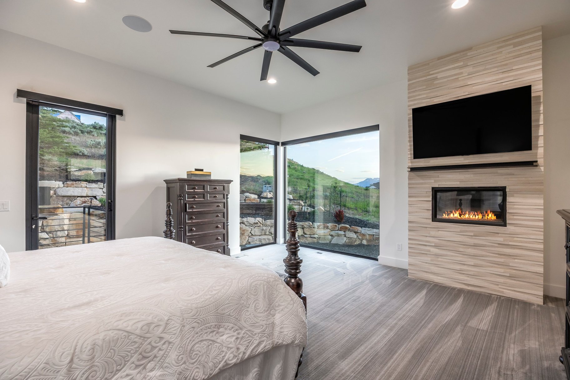  Nearly New Luxury Home with ADU, Views & Chef