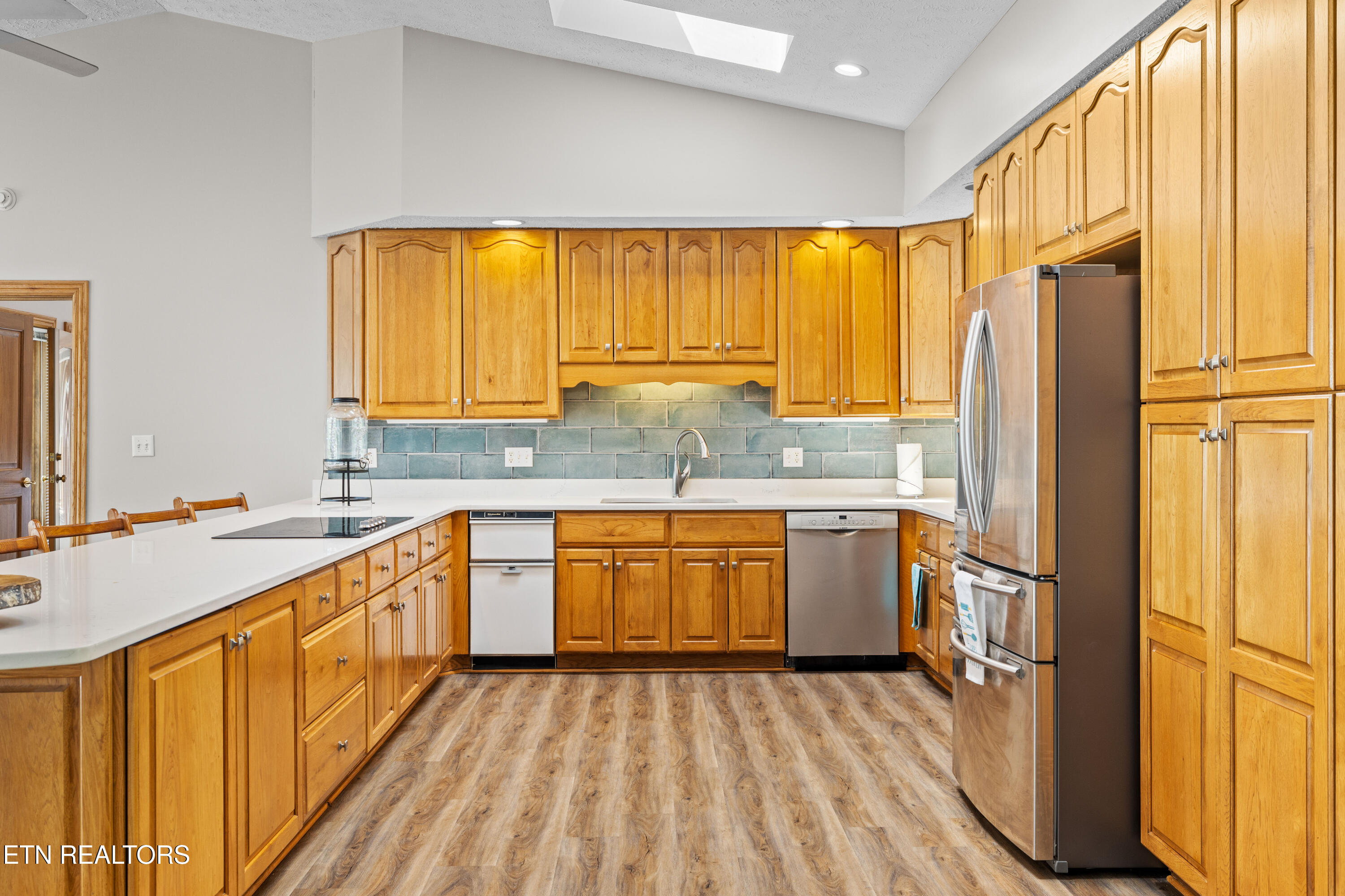 LaFollette, Tennessee, 37766, United States, 3 Bedrooms Bedrooms, ,4 BathroomsBathrooms,Residential,For Sale,1979718